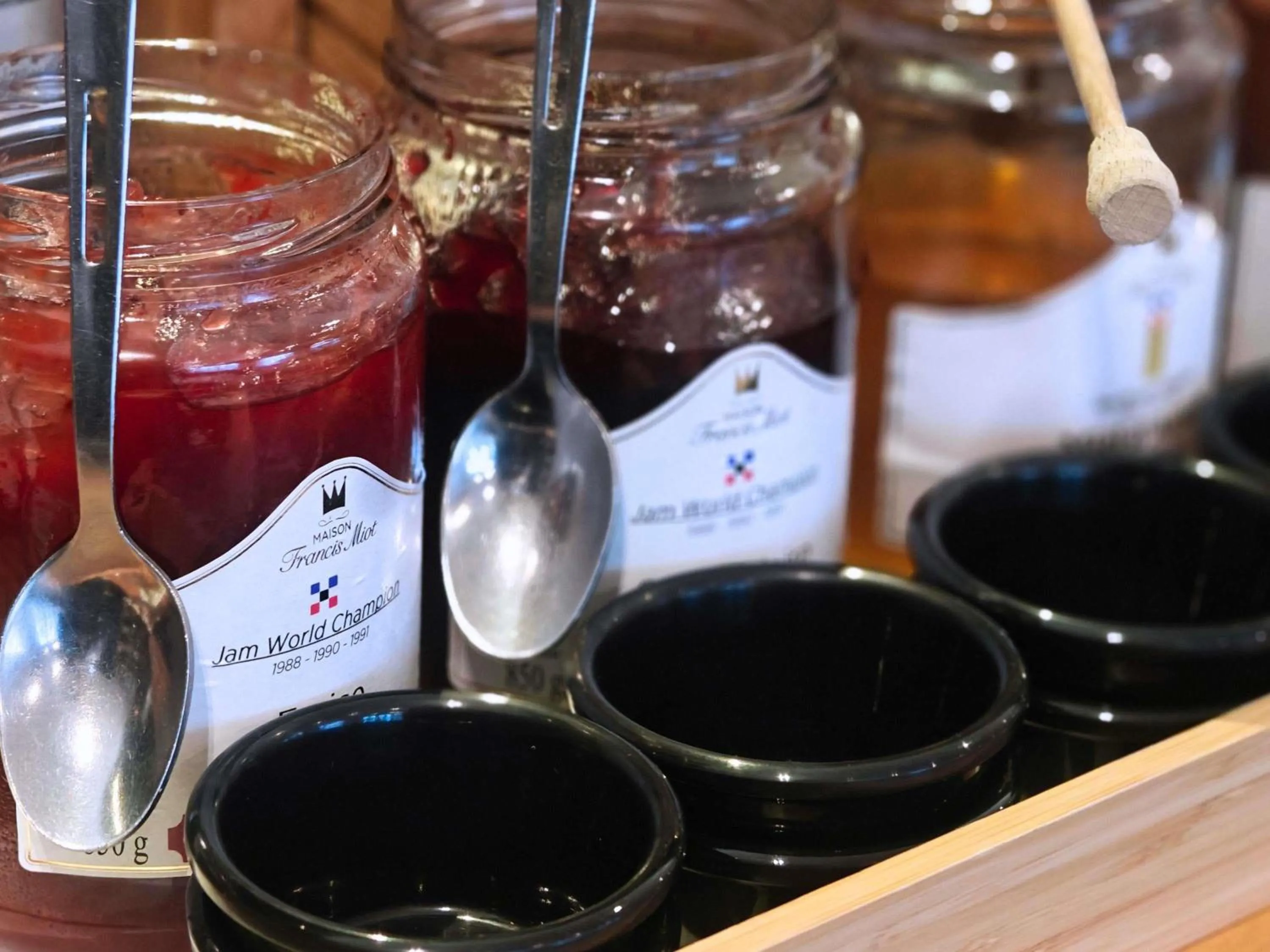 Breakfast in MADISON Saint Jean de Luz - Handwritten Collection