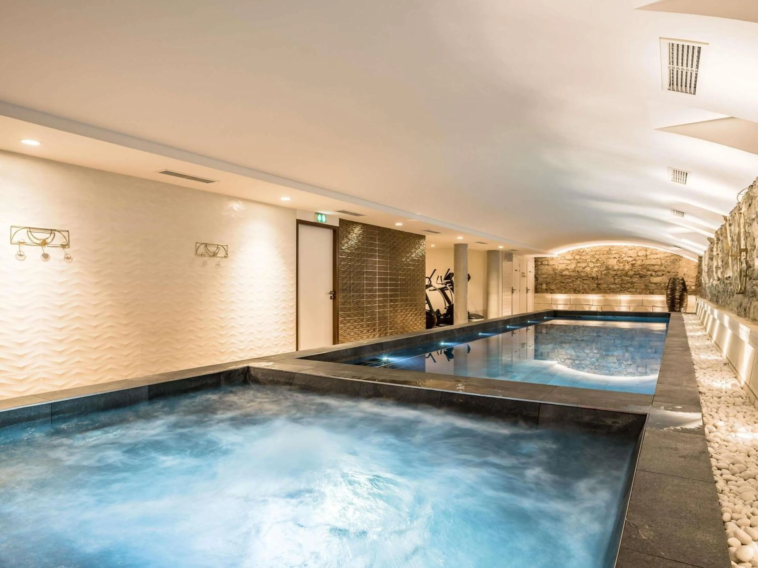 Pool view in MADISON Saint Jean de Luz - Handwritten Collection