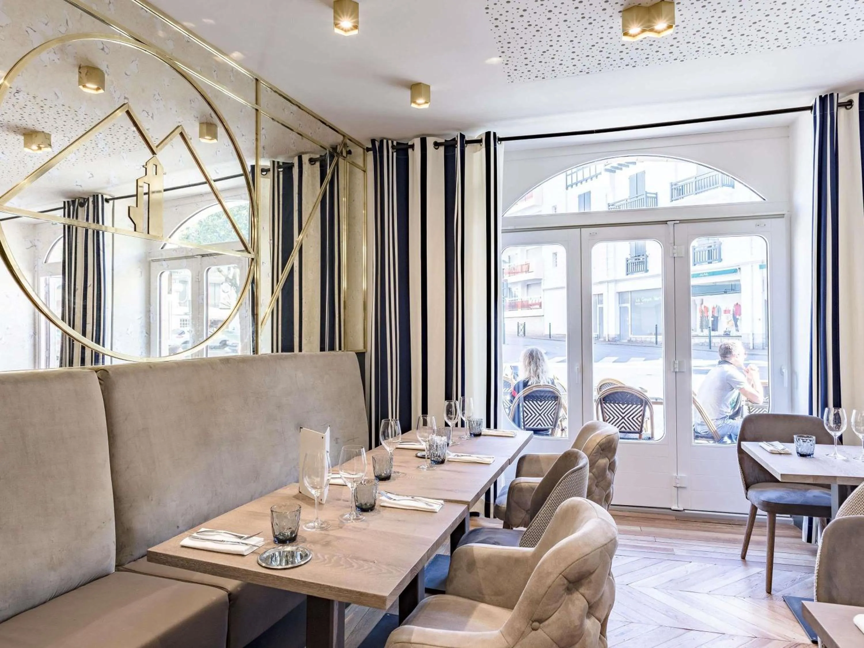 Lounge or bar in MADISON Saint Jean de Luz - Handwritten Collection