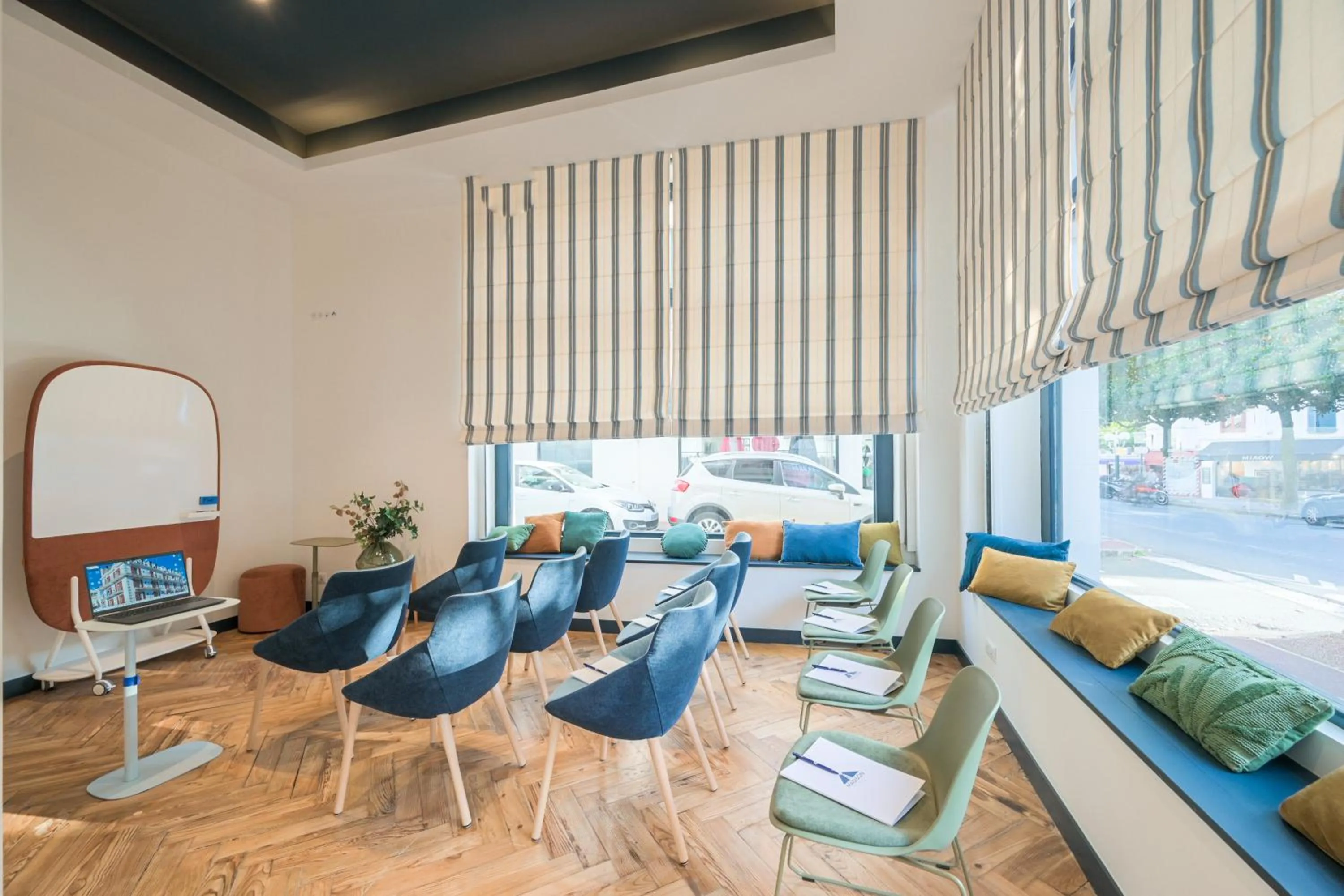 Meeting/conference room in MADISON Saint Jean de Luz - Handwritten Collection