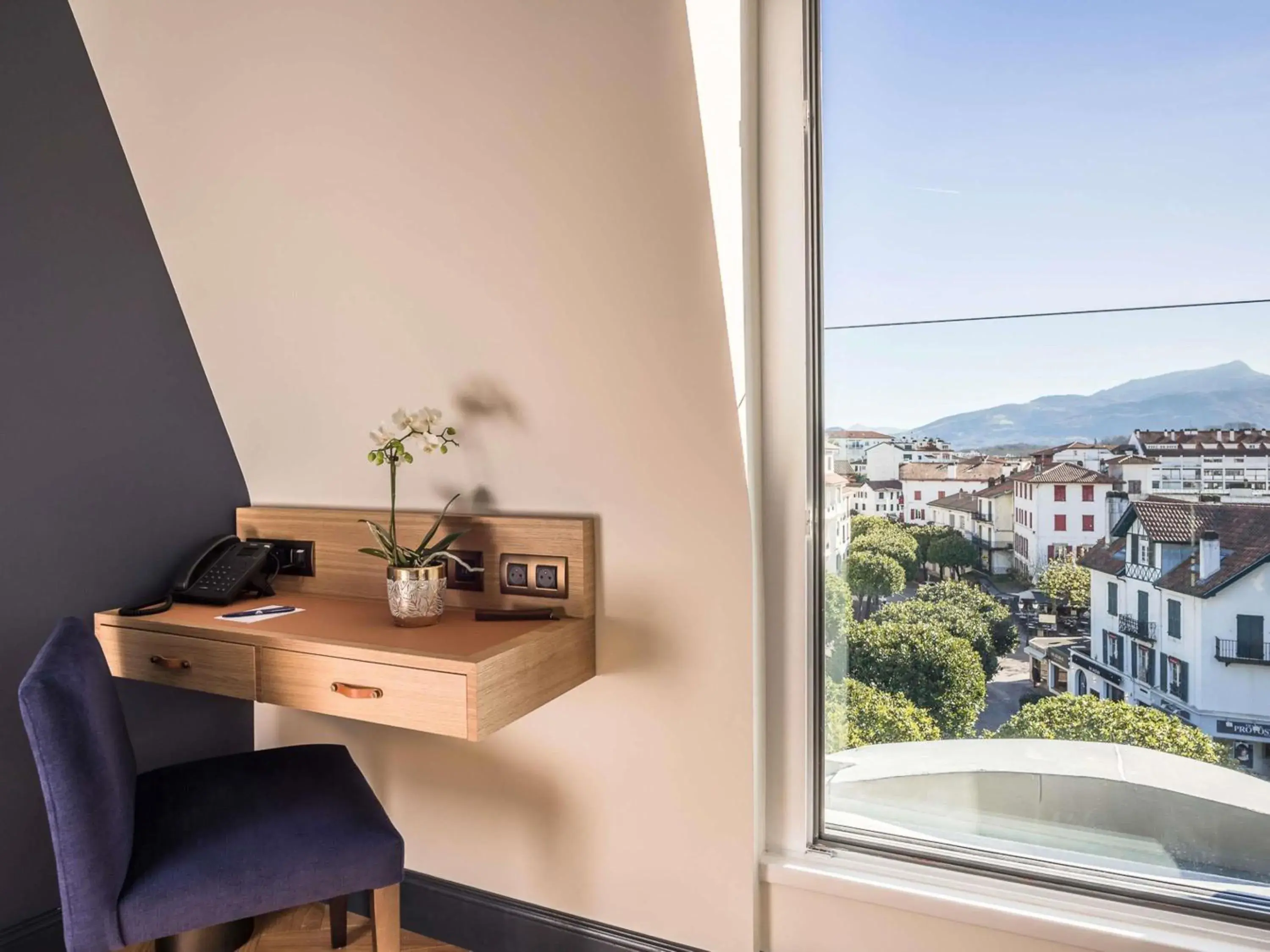 Bedroom in MADISON Saint Jean de Luz - Handwritten Collection Bedroom in MADISON Saint Jean de Luz - Handwritten Collection