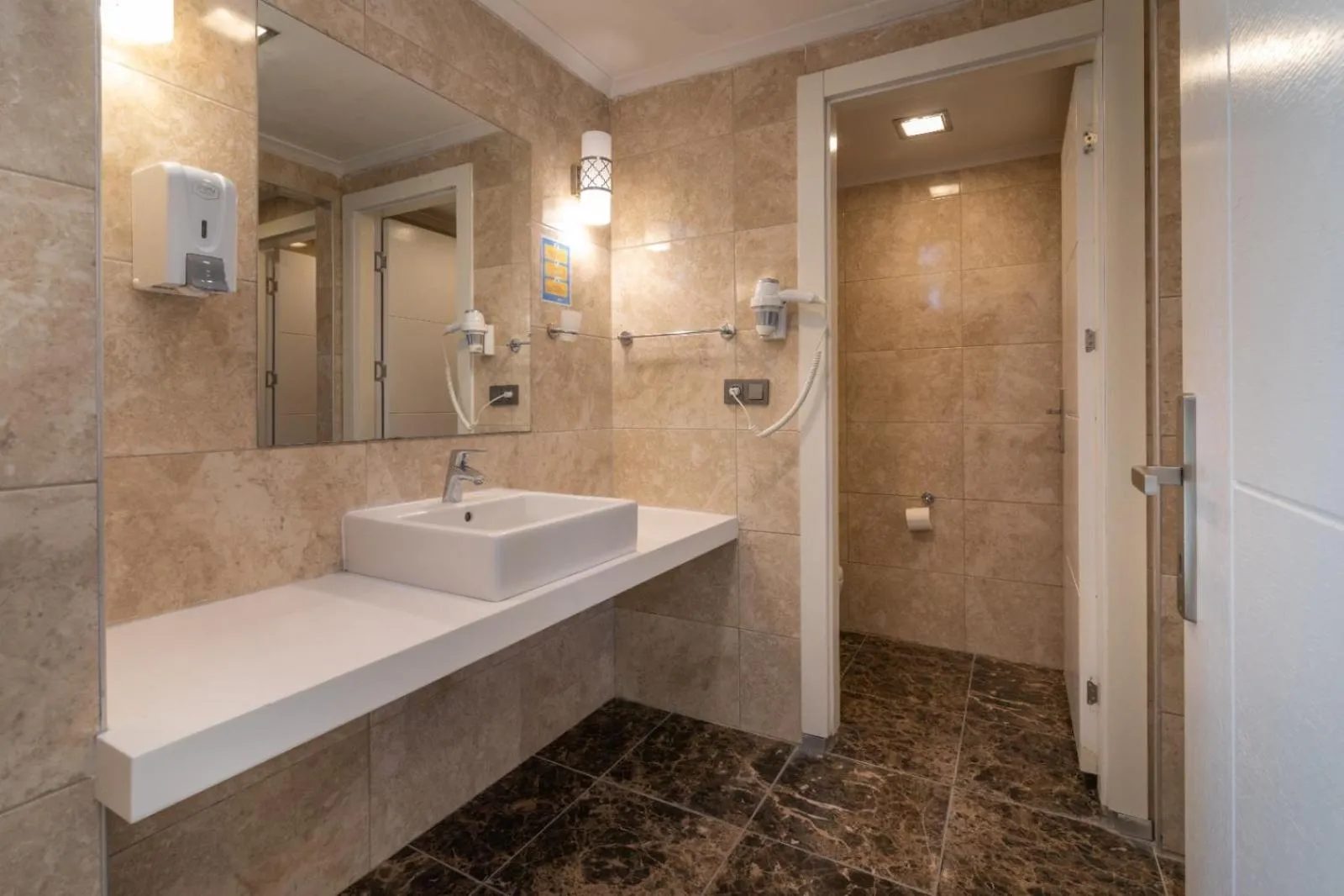 Toilet in Aforia Thermal Residences