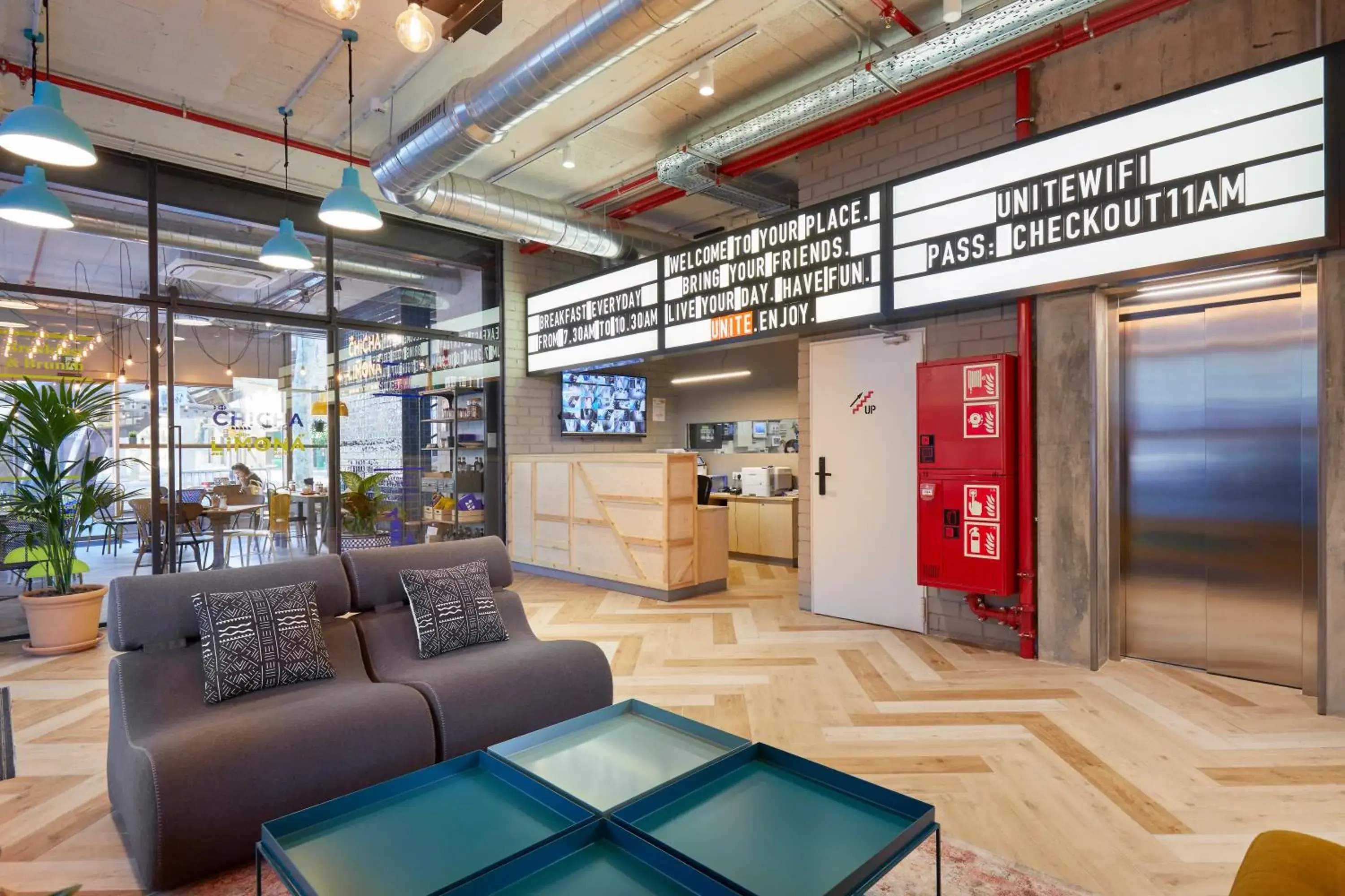 Lobby or reception in Unite Hostel Barcelona Lobby or reception in Unite Hostel Barcelona