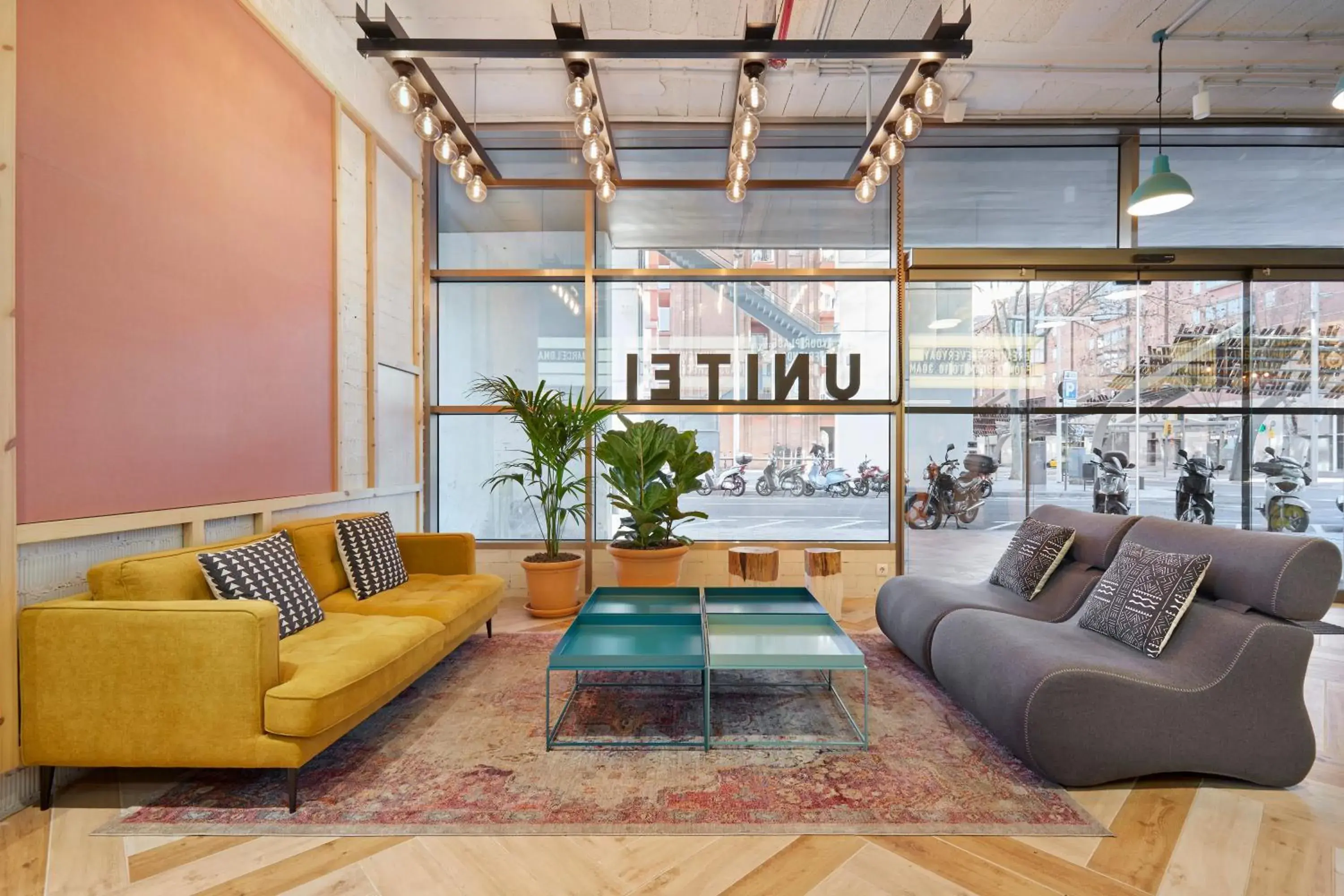 Living room in Unite Hostel Barcelona Living room in Unite Hostel Barcelona