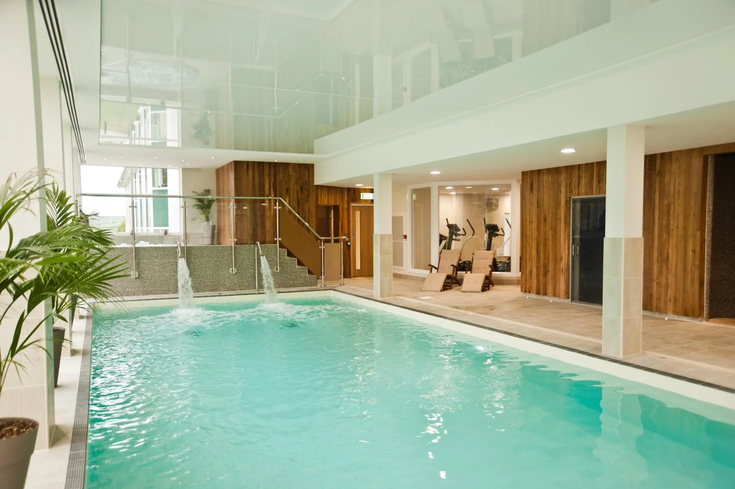 Swimming pool in Dartmouth Green Lodges