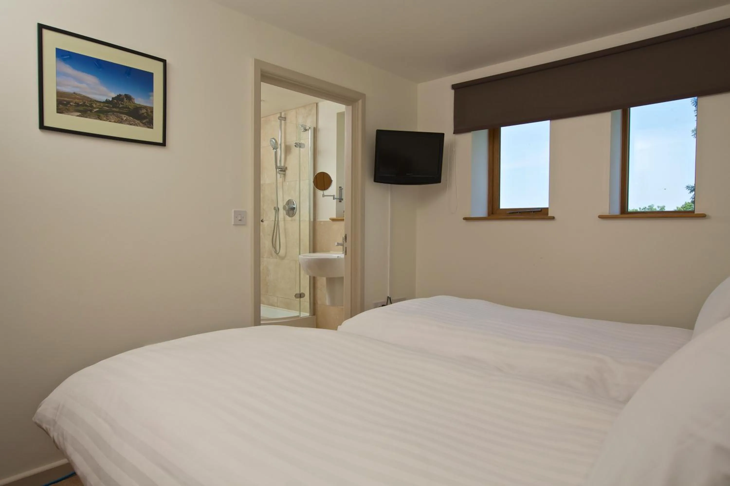 Bedroom, Bed in Dartmouth Green Lodges