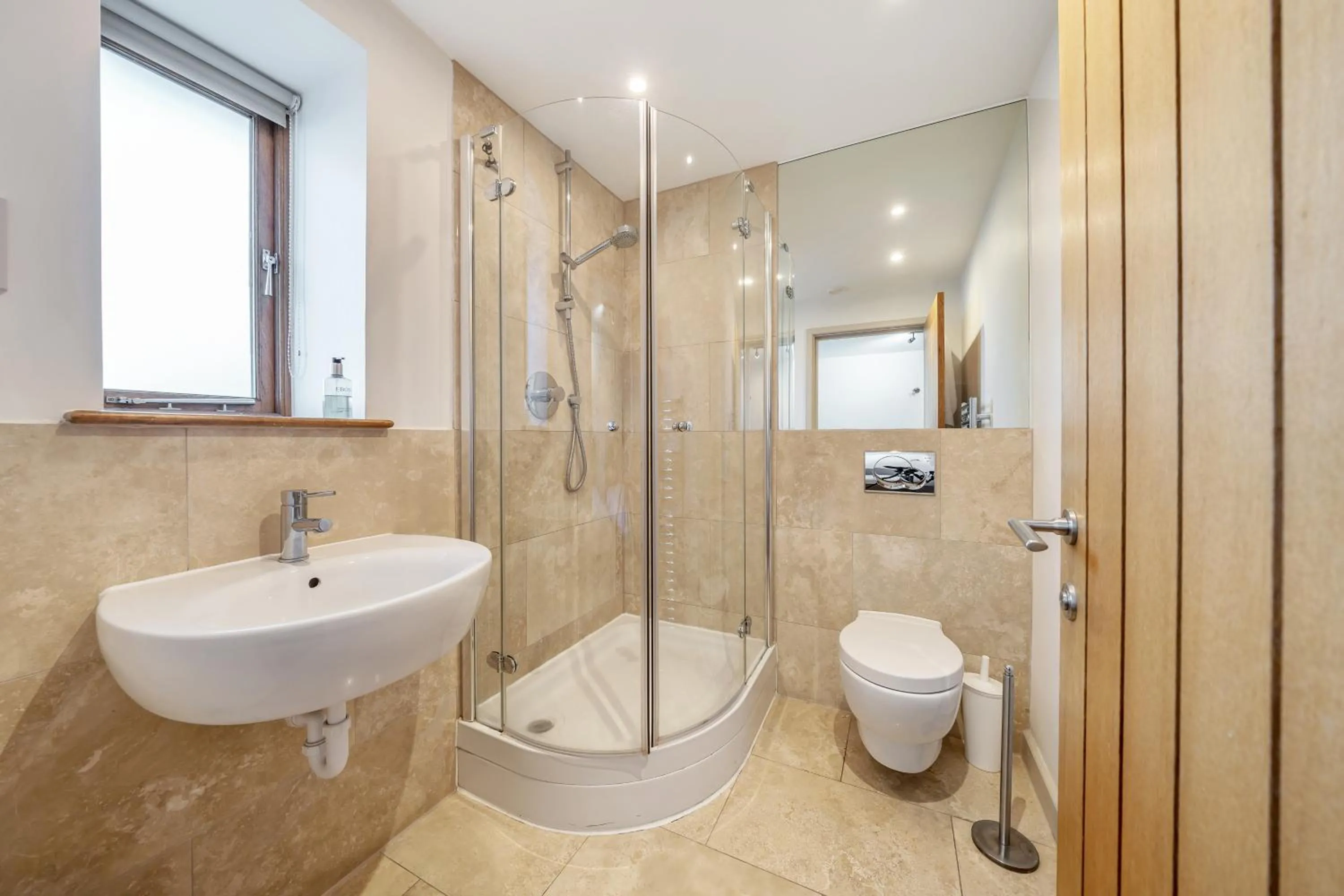 Shower in Dartmouth Green Lodges