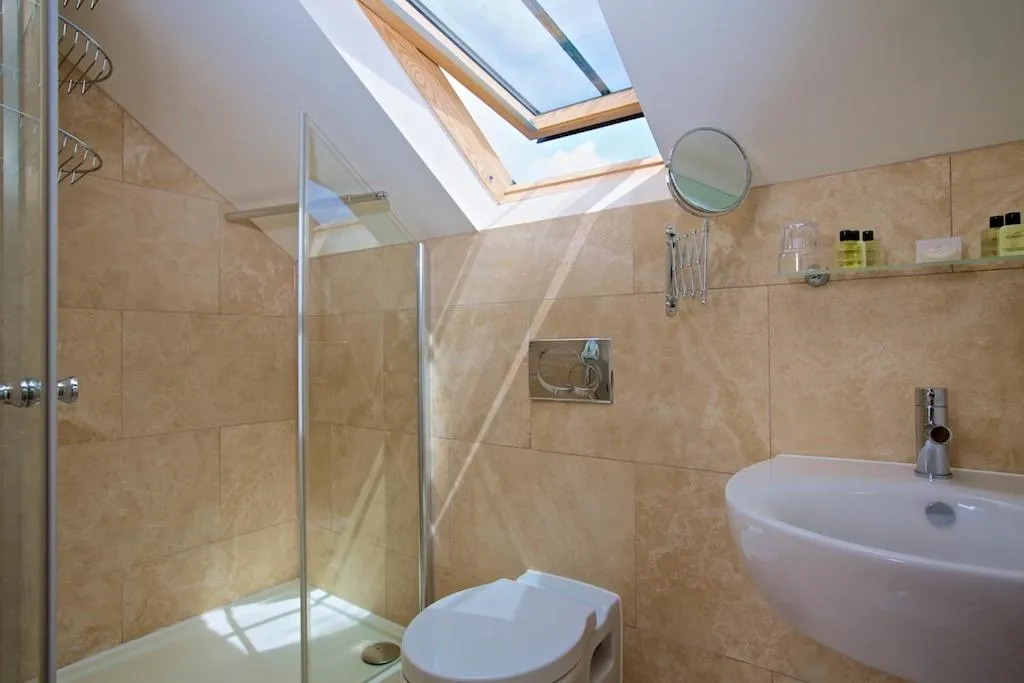 Bathroom in Dartmouth Green Lodges
