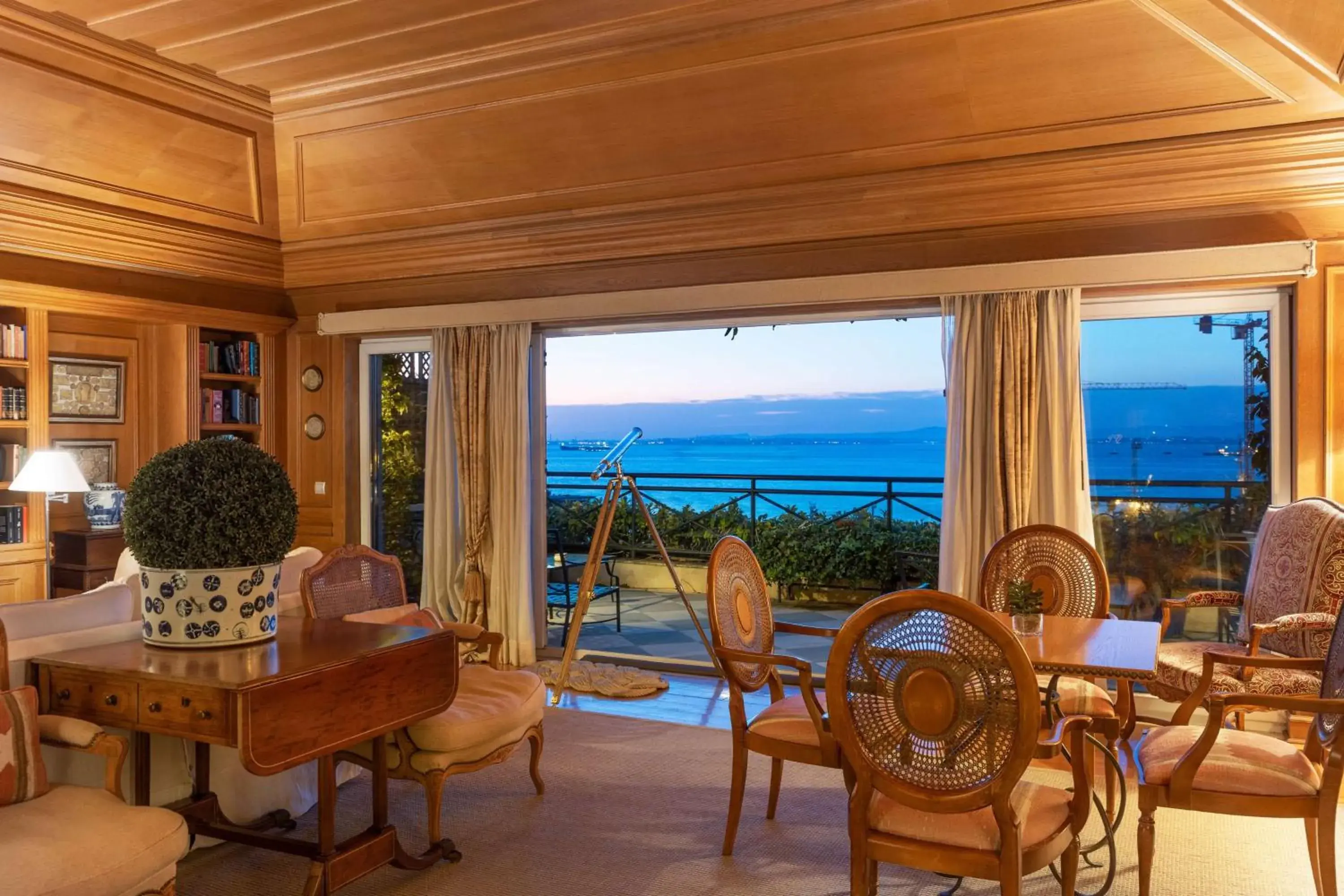 Lobby or reception in As Janelas Verdes Inn - Lisbon Heritage Collection - Riverside Lobby or reception in As Janelas Verdes Inn - Lisbon Heritage Collection - Riverside