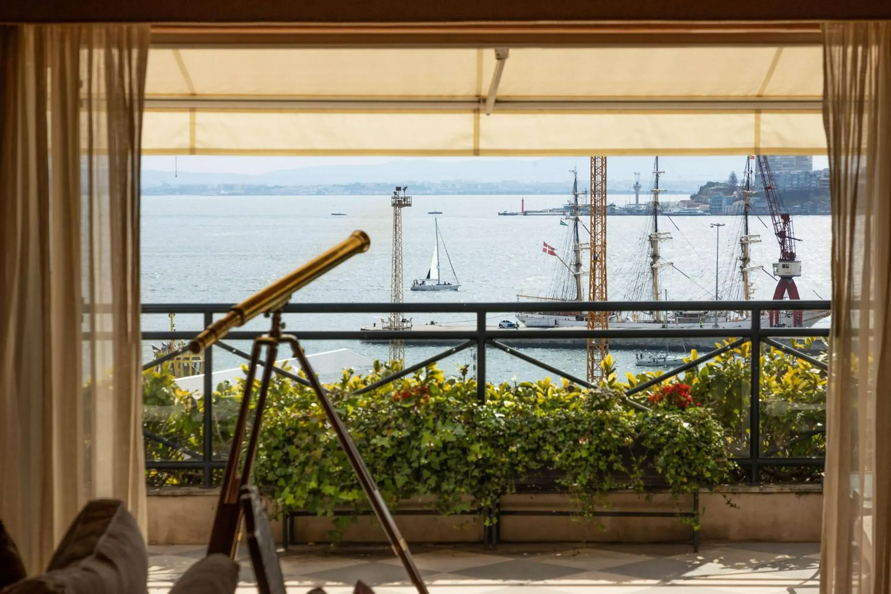 Property building in As Janelas Verdes Inn - Lisbon Heritage Collection - Riverside Property building in As Janelas Verdes Inn - Lisbon Heritage Collection - Riverside