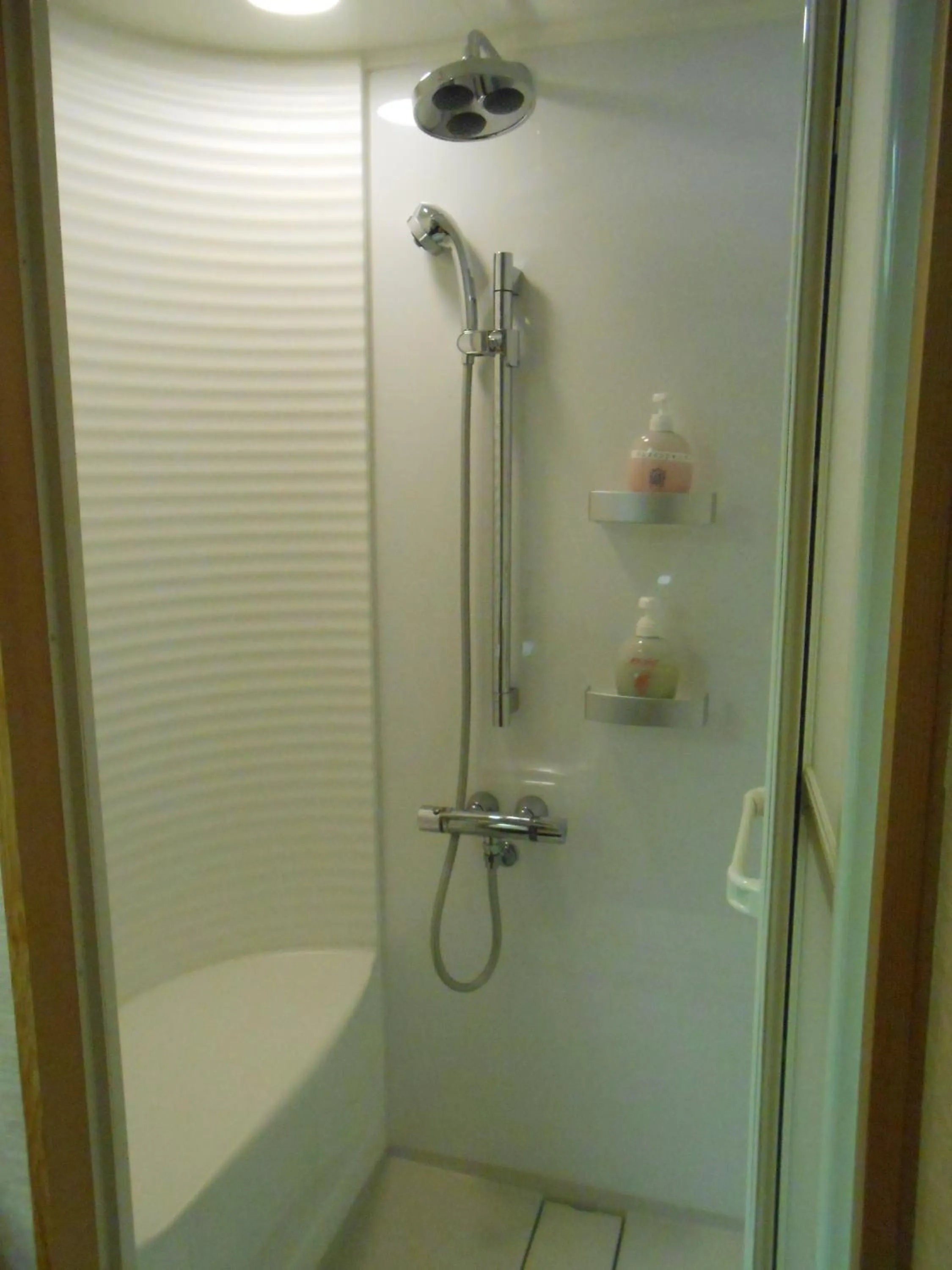 Shower in Izuajiro-onsen Shoufuen