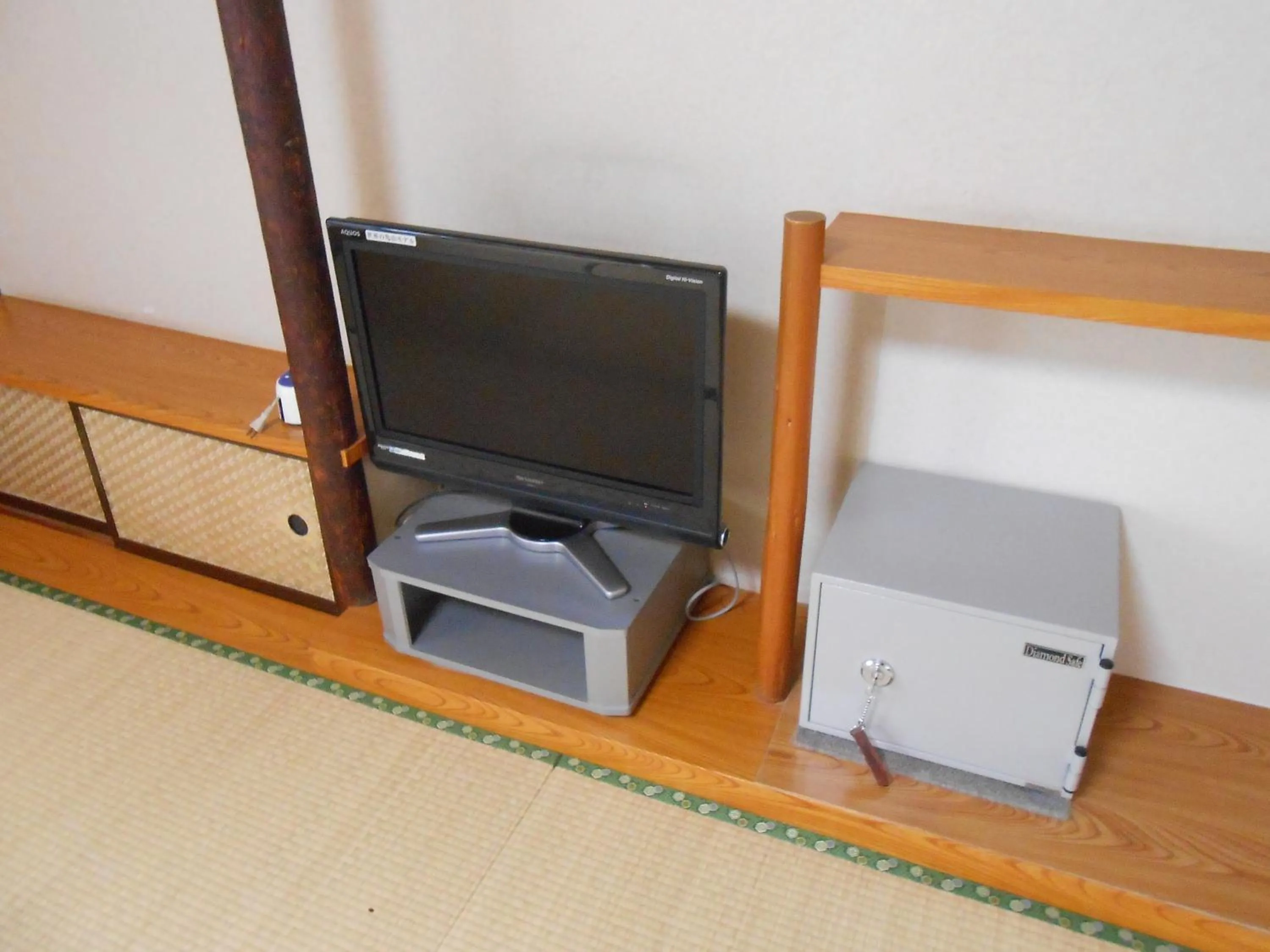 TV and multimedia in Izuajiro-onsen Shoufuen