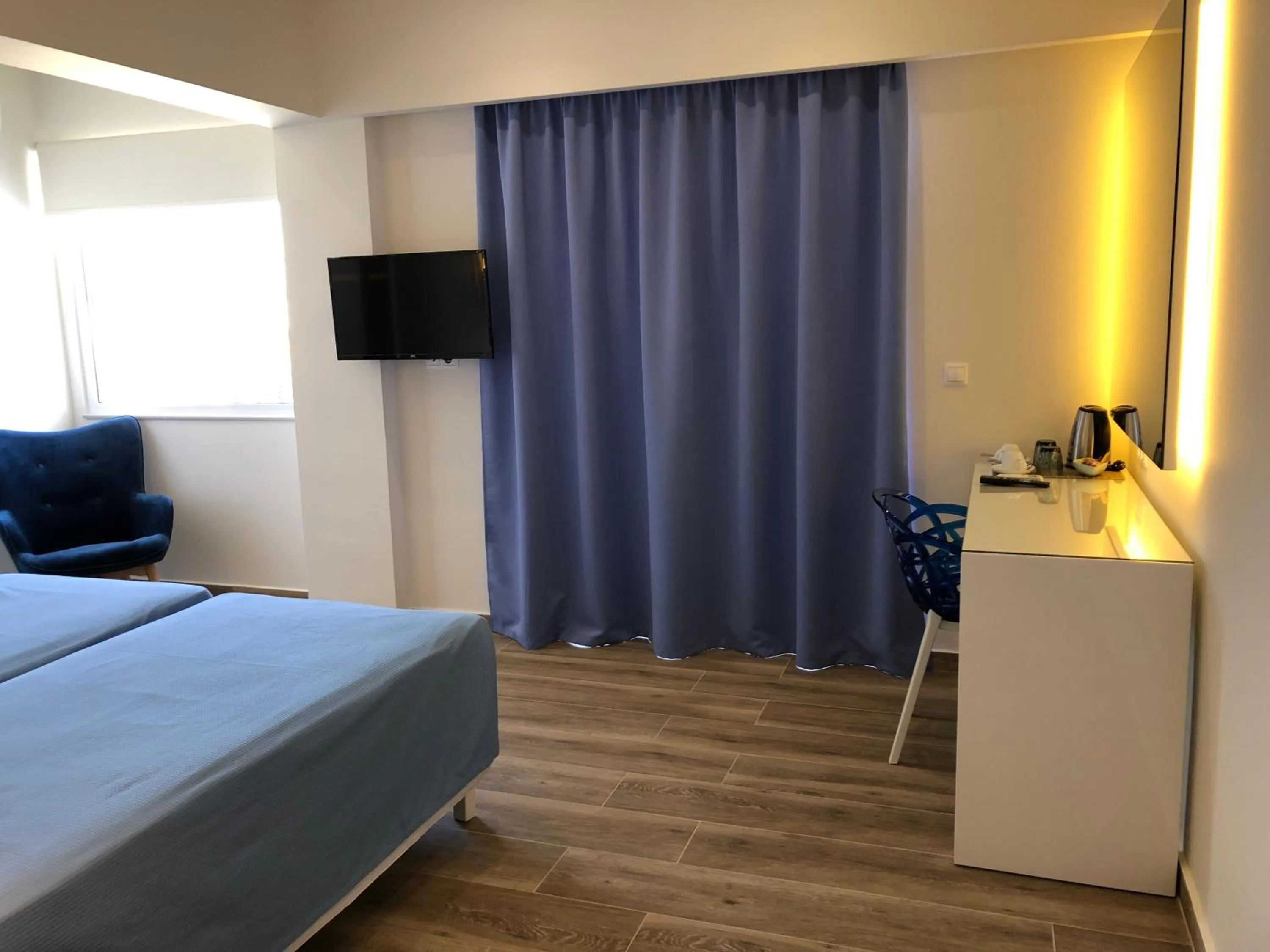 Deluxe Double or Twin Room with Sea View in Elpida Beach Studios