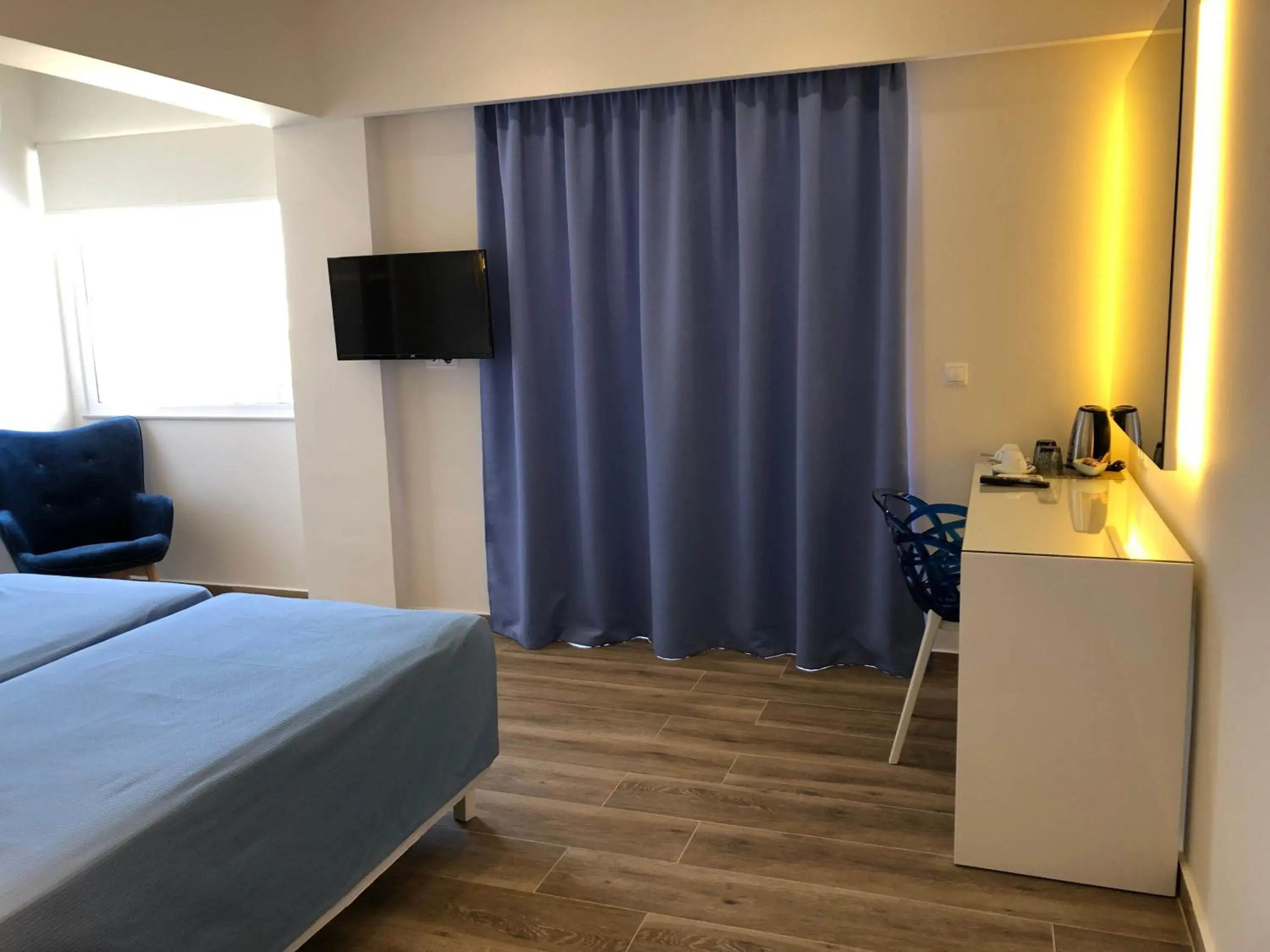 Deluxe Double or Twin Room with Sea View in Elpida Beach Studios Deluxe Double or Twin Room with Sea View in Elpida Beach Studios