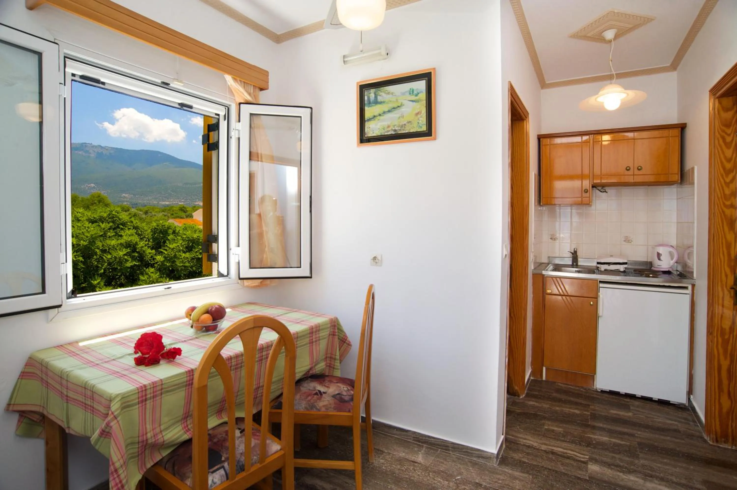 Nikos Studios and Apartments