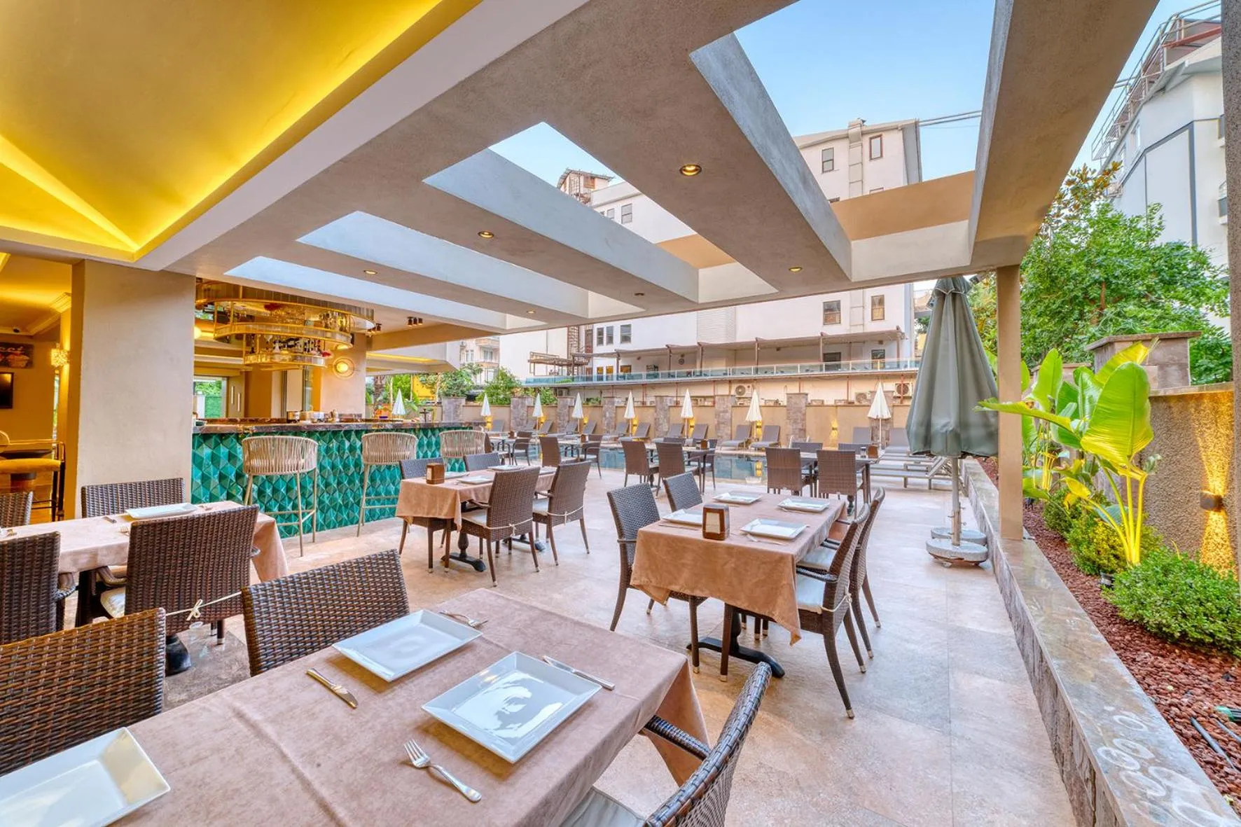 Restaurant/places to eat in Yeniacun Apart Hotel