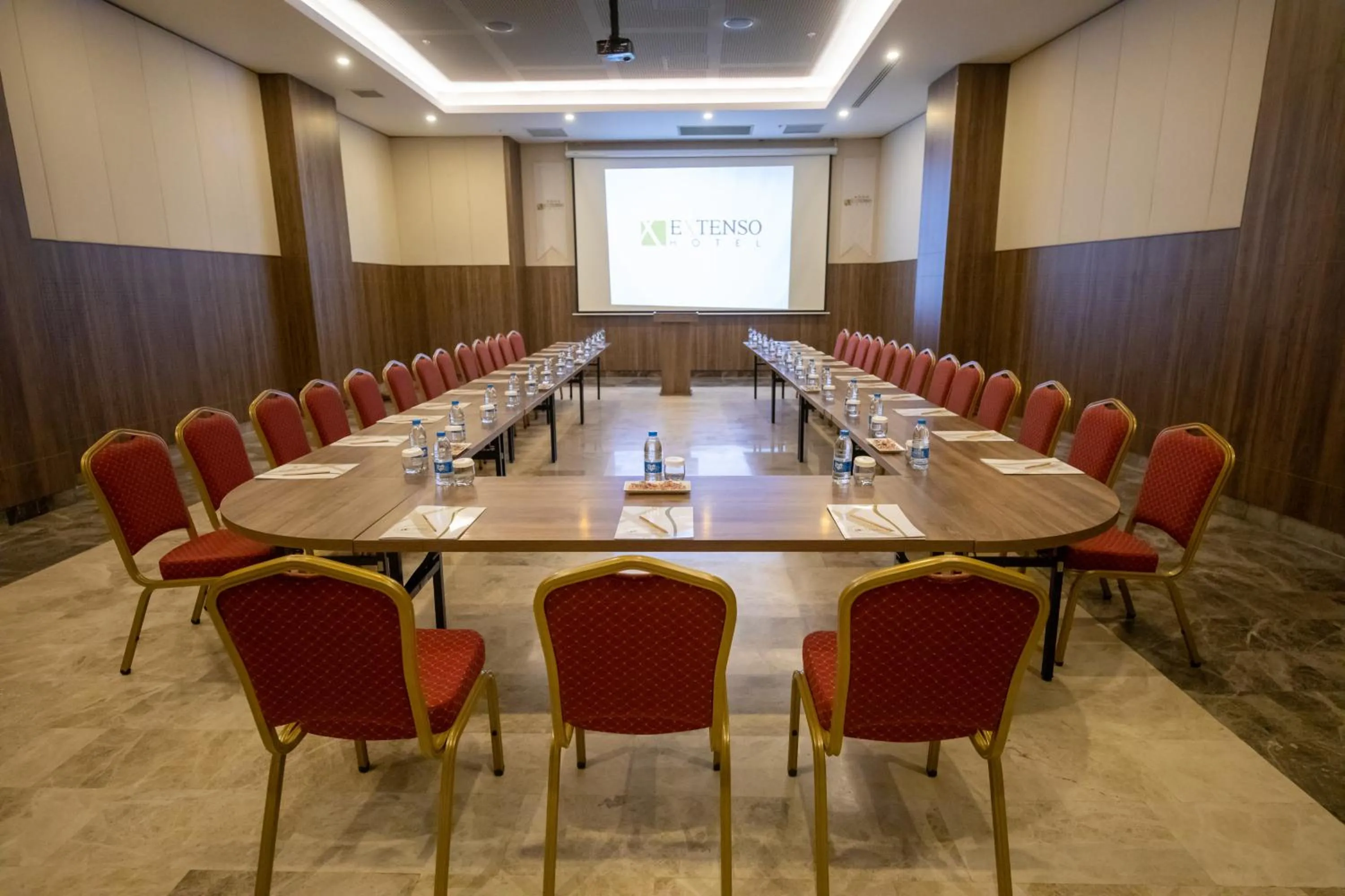 Meeting/conference room in Extenso Hotel