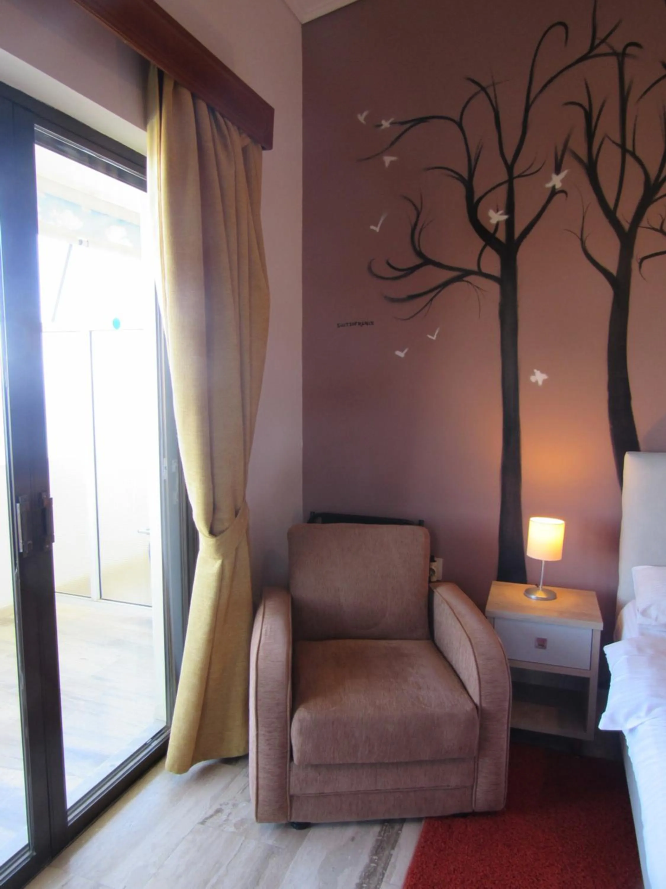 Photo of the whole room, Bed in Kallisto studios