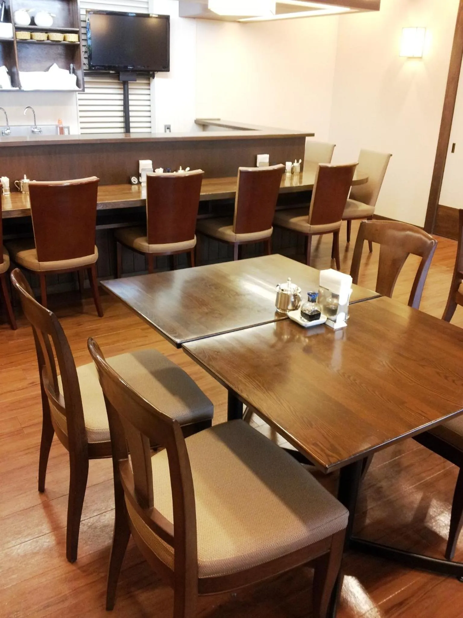 Restaurant/places to eat in Sun Palace Hotel