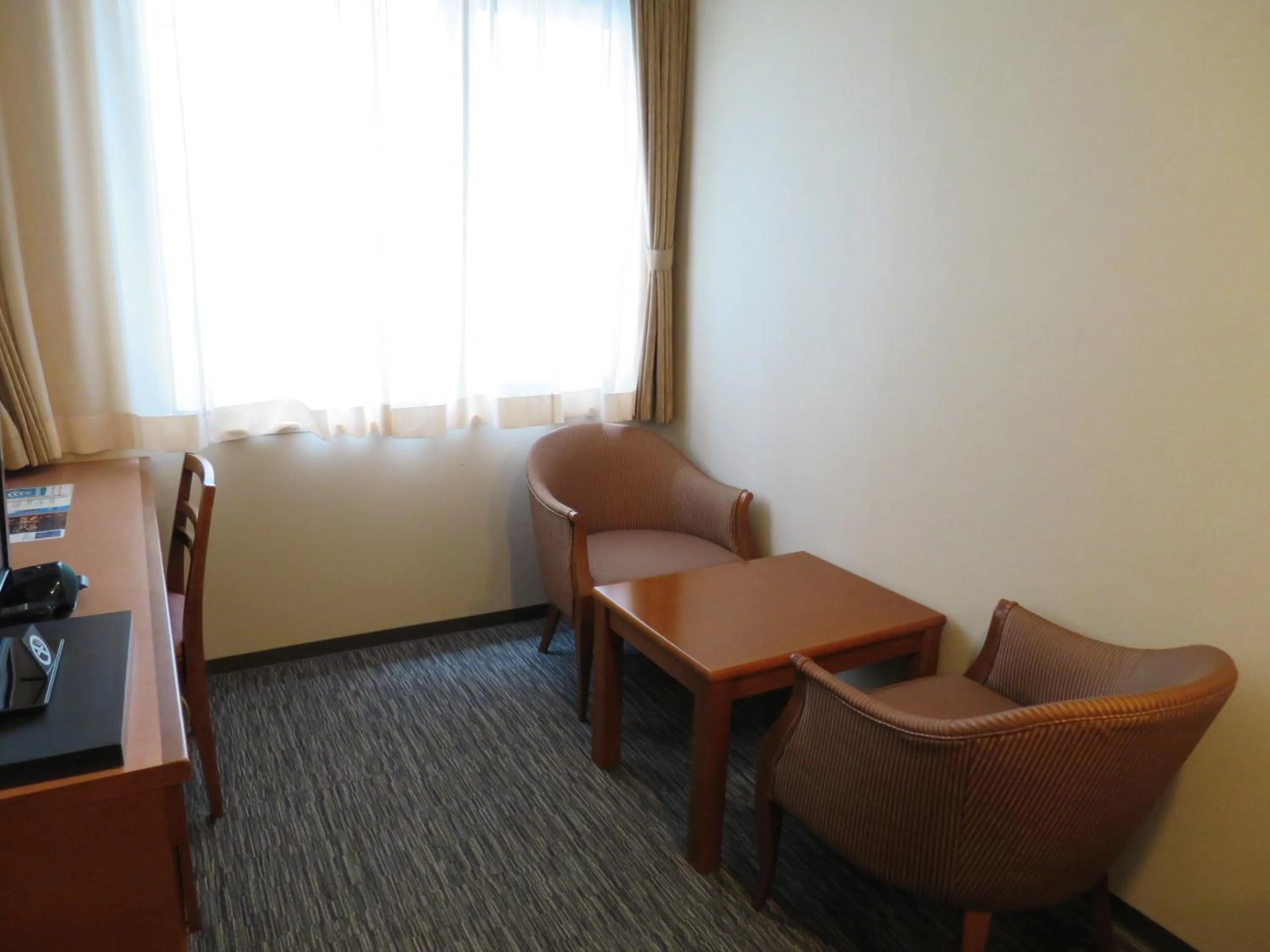 Photo of the whole room in Sun Palace Hotel