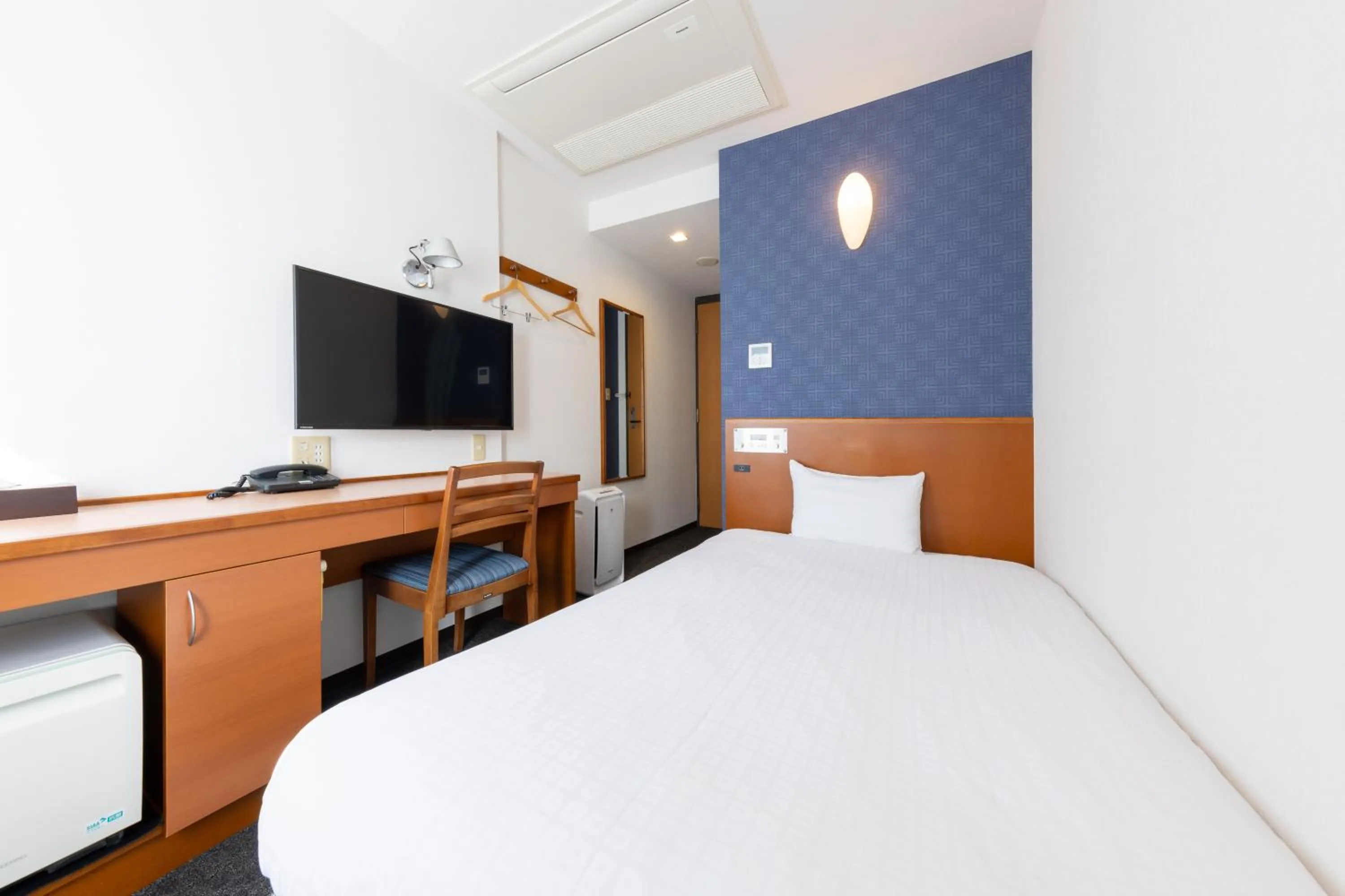 Photo of the whole room, Bed in Sun Palace Hotel