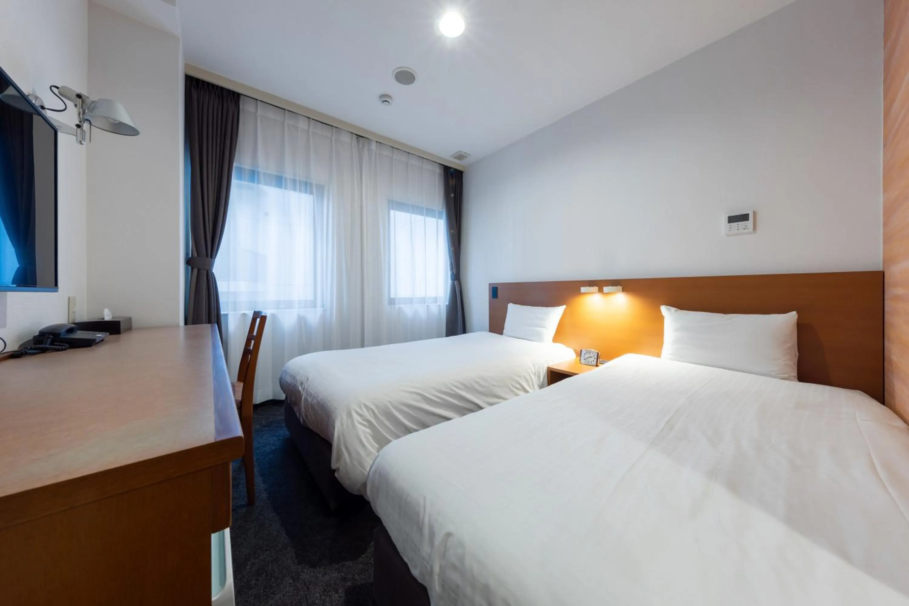 Photo of the whole room, Bed in Sun Palace Hotel