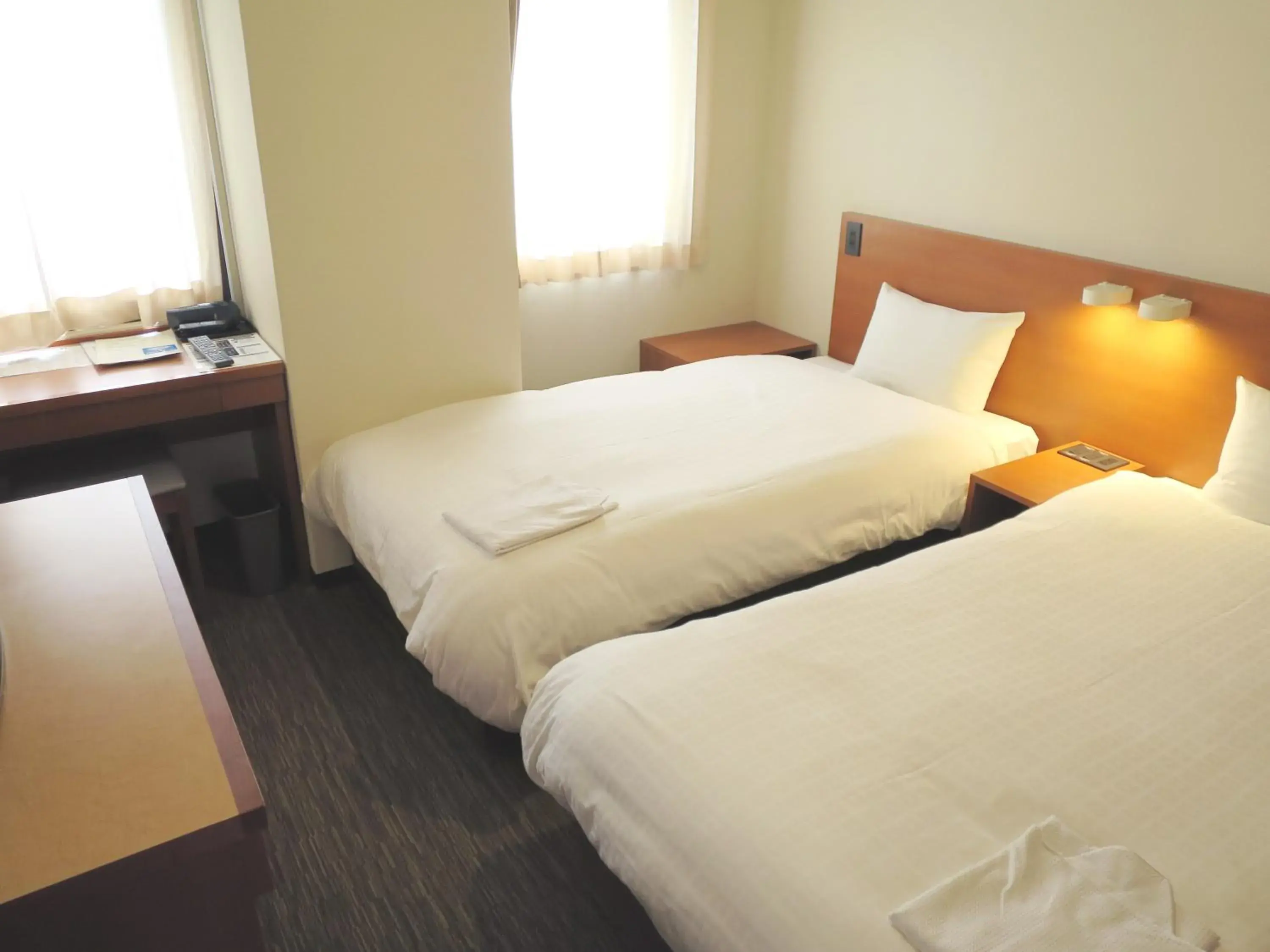 Economy Twin Room - Smoking in Sun Palace Hotel Economy Twin Room - Smoking in Sun Palace Hotel