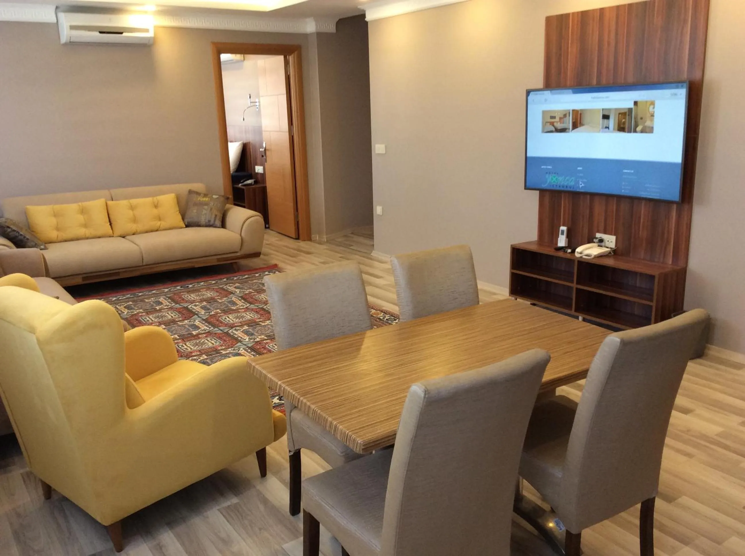 TV and multimedia in Hotel Yonca