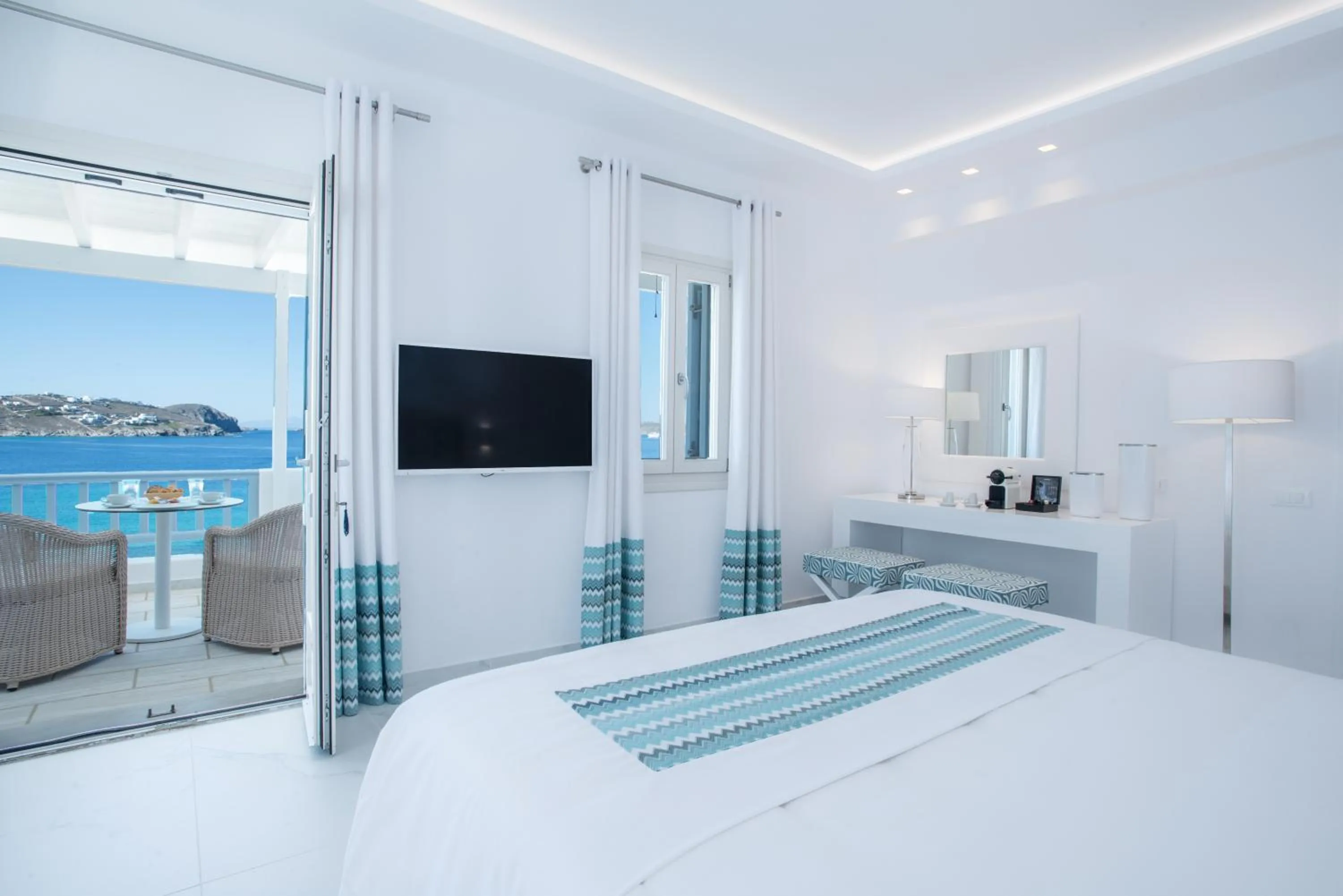 TV and multimedia, Bed in DeLight Boutique Hotel - Small Luxury Hotels of the World