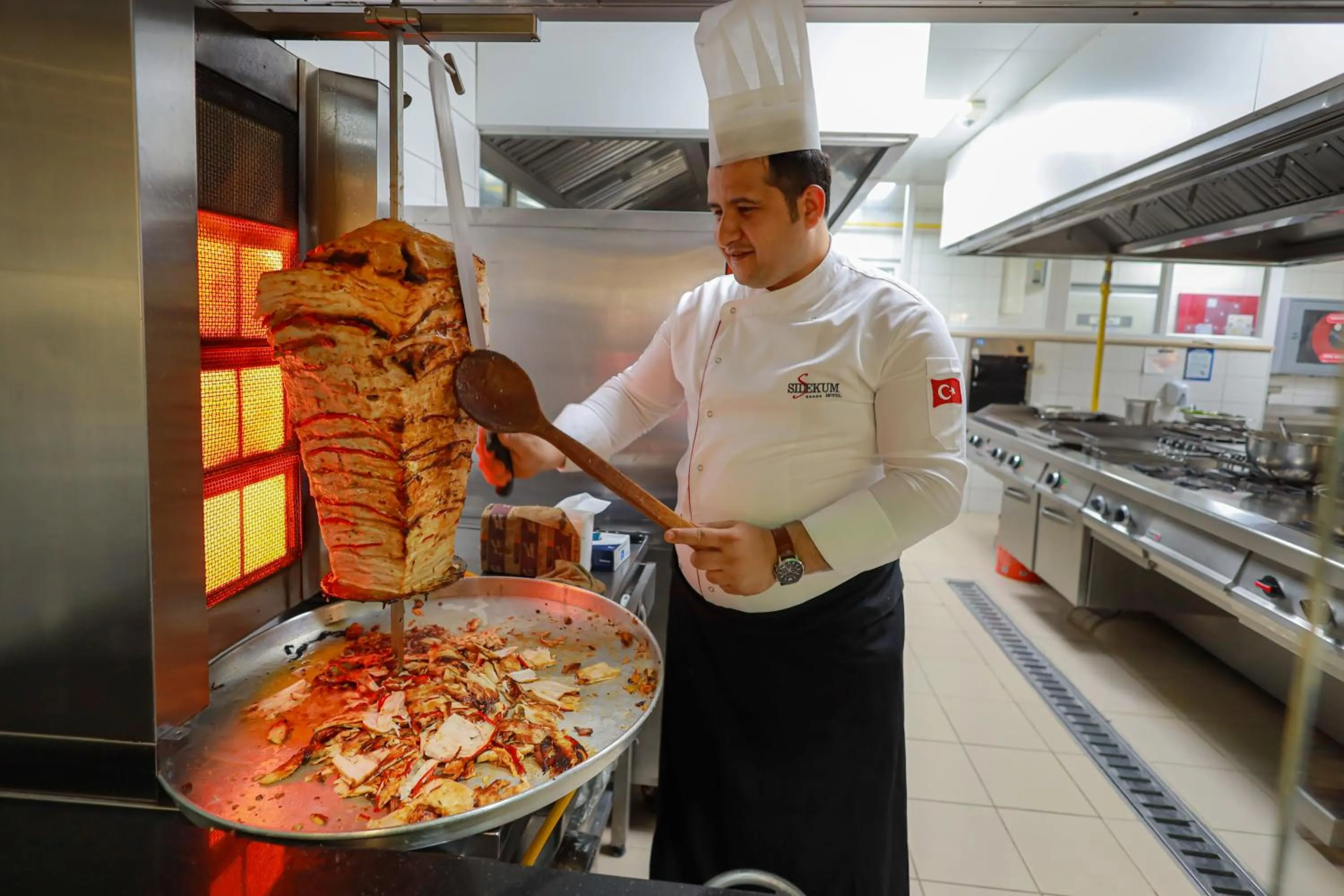 kitchen in Side Kum Hotel