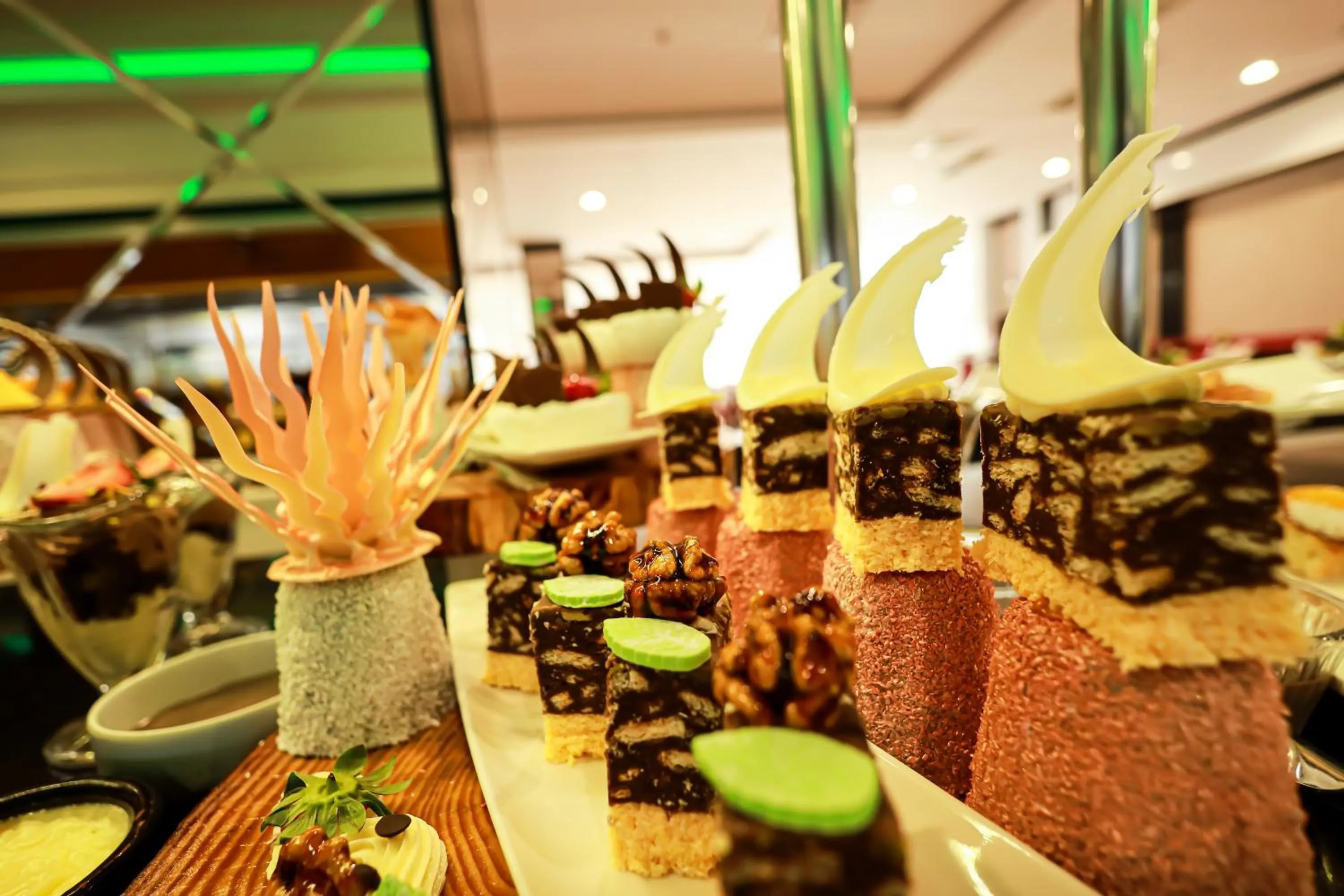 Restaurant/places to eat in Side Kum Hotel