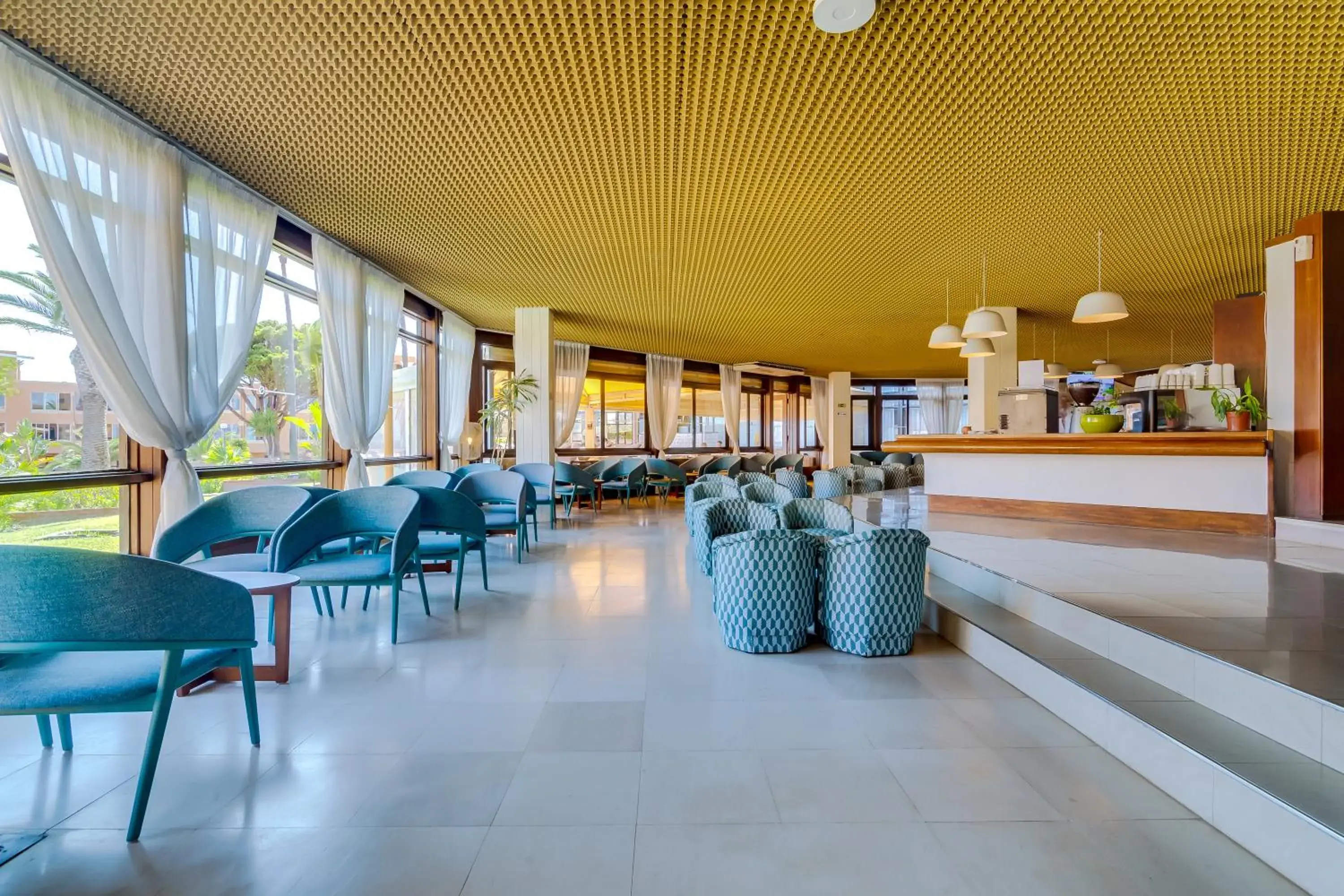 Lounge or bar in Auramar Beach Resort Lounge or bar in Auramar Beach Resort