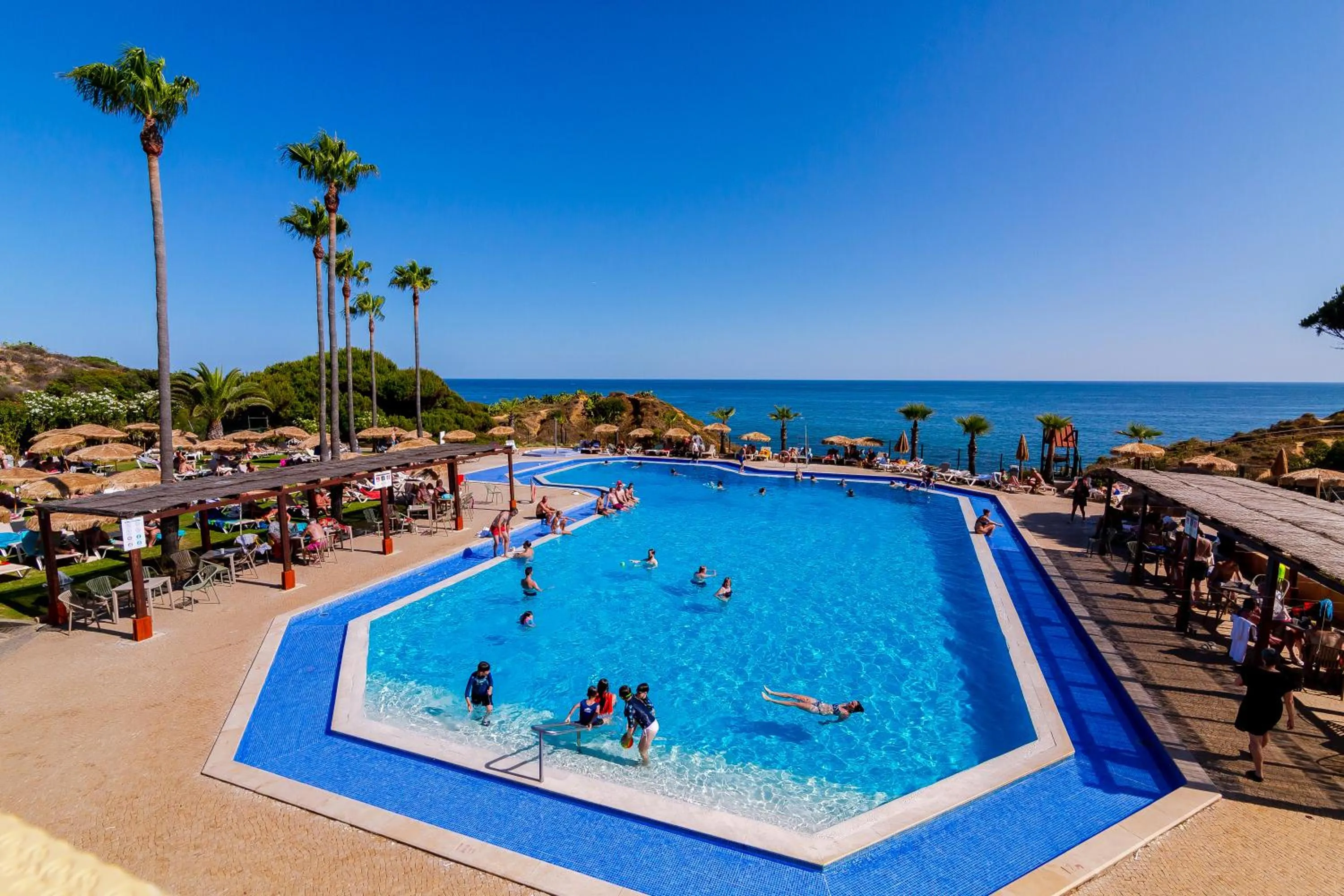 Day in Auramar Beach Resort