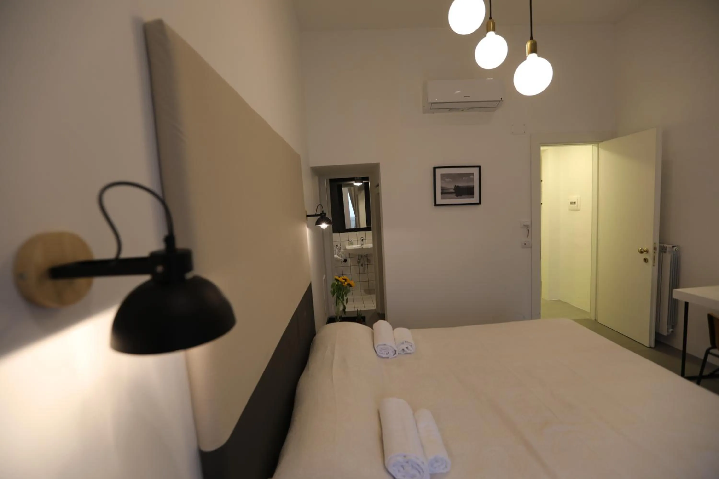 Bed in The Station Napoli