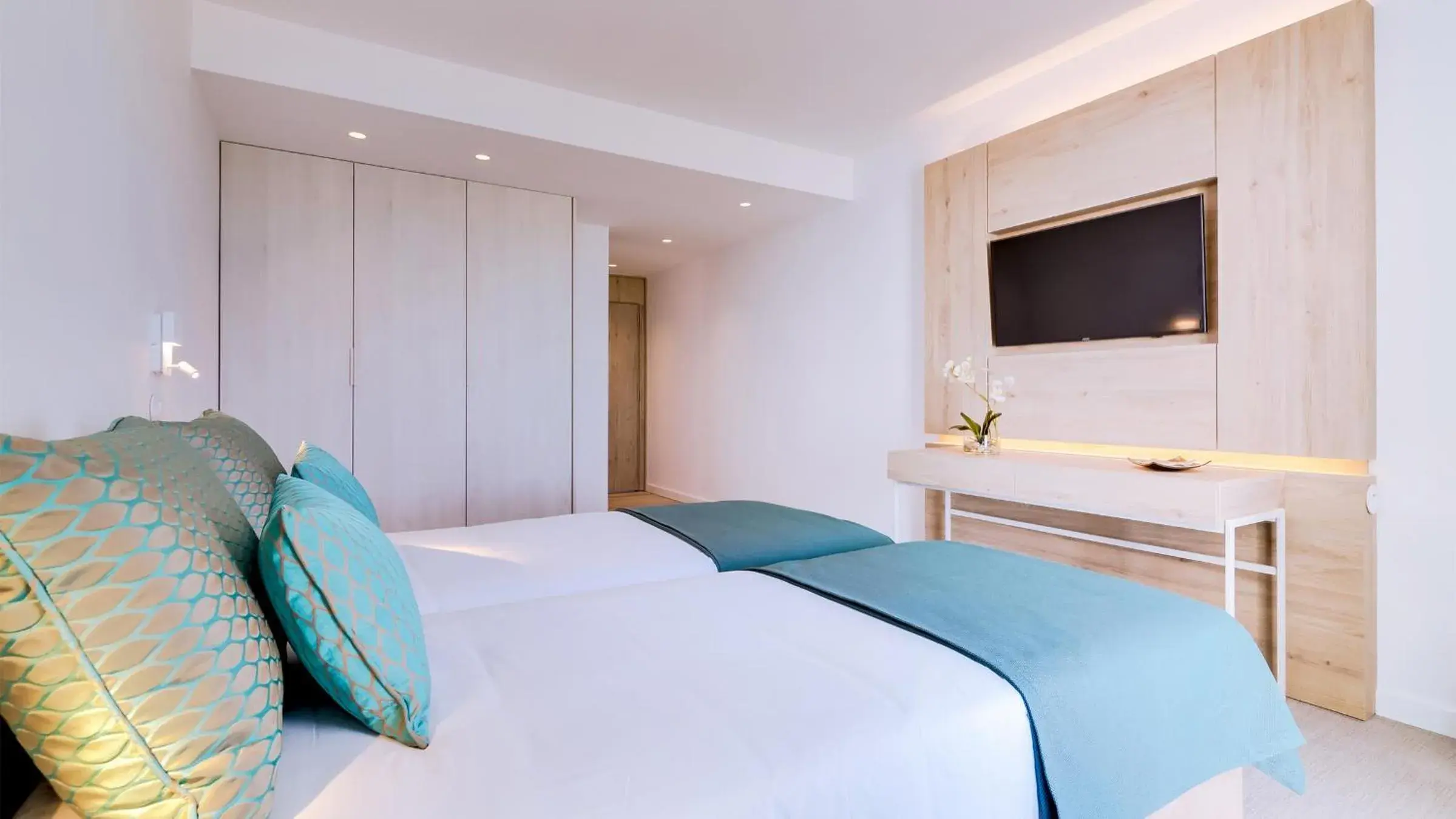 Bed in Hotel Sol e Mar Albufeira - Adults Only Bed in Hotel Sol e Mar Albufeira - Adults Only