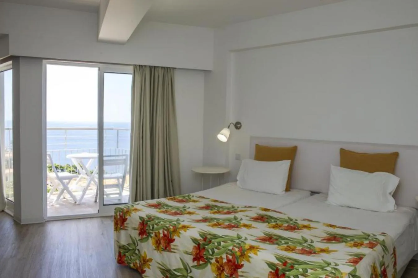 Bed in Florasol Residence Hotel - Dorisol hotels