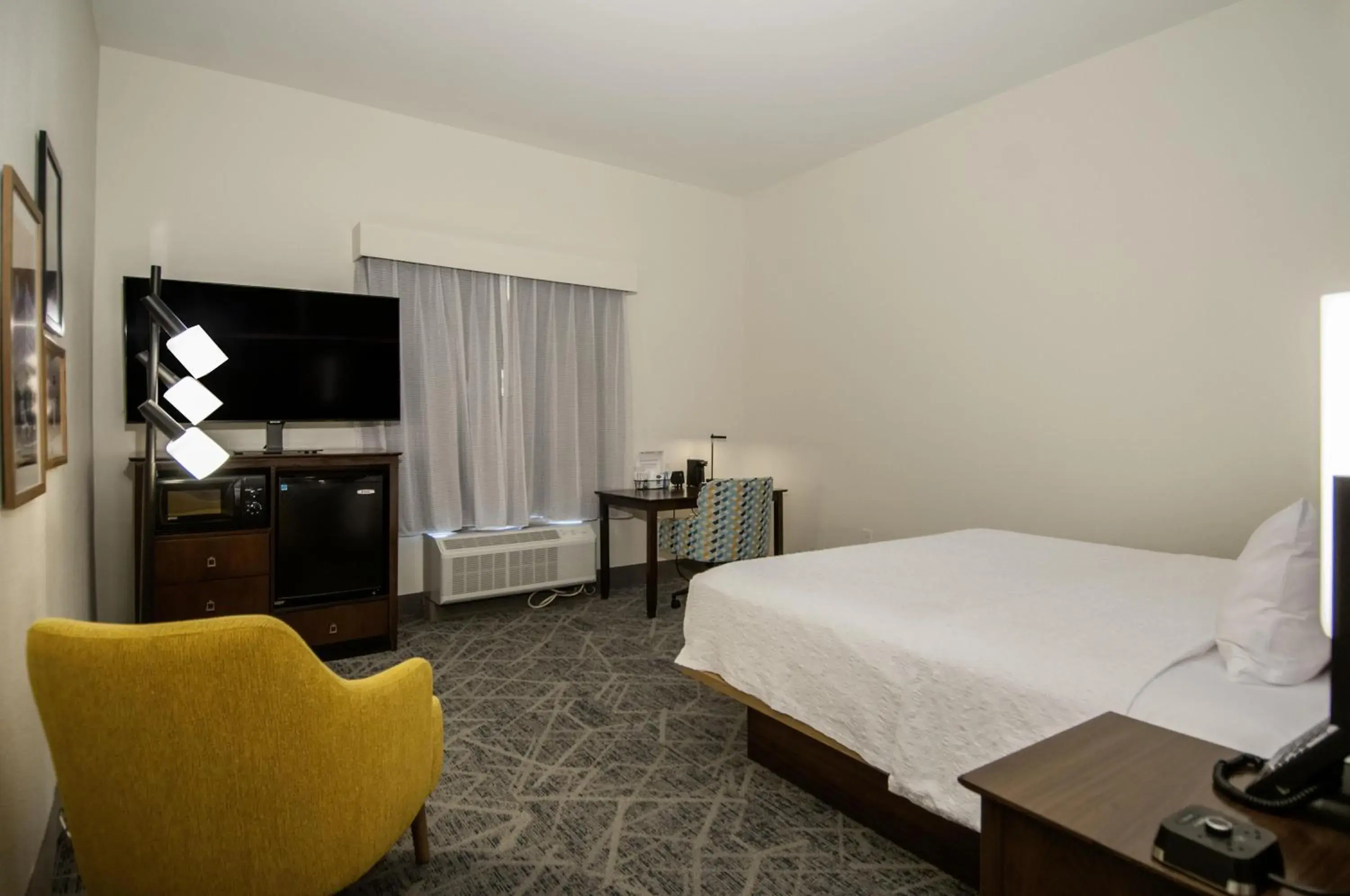 Bed in Hampton Inn West Monroe Bed in Hampton Inn West Monroe