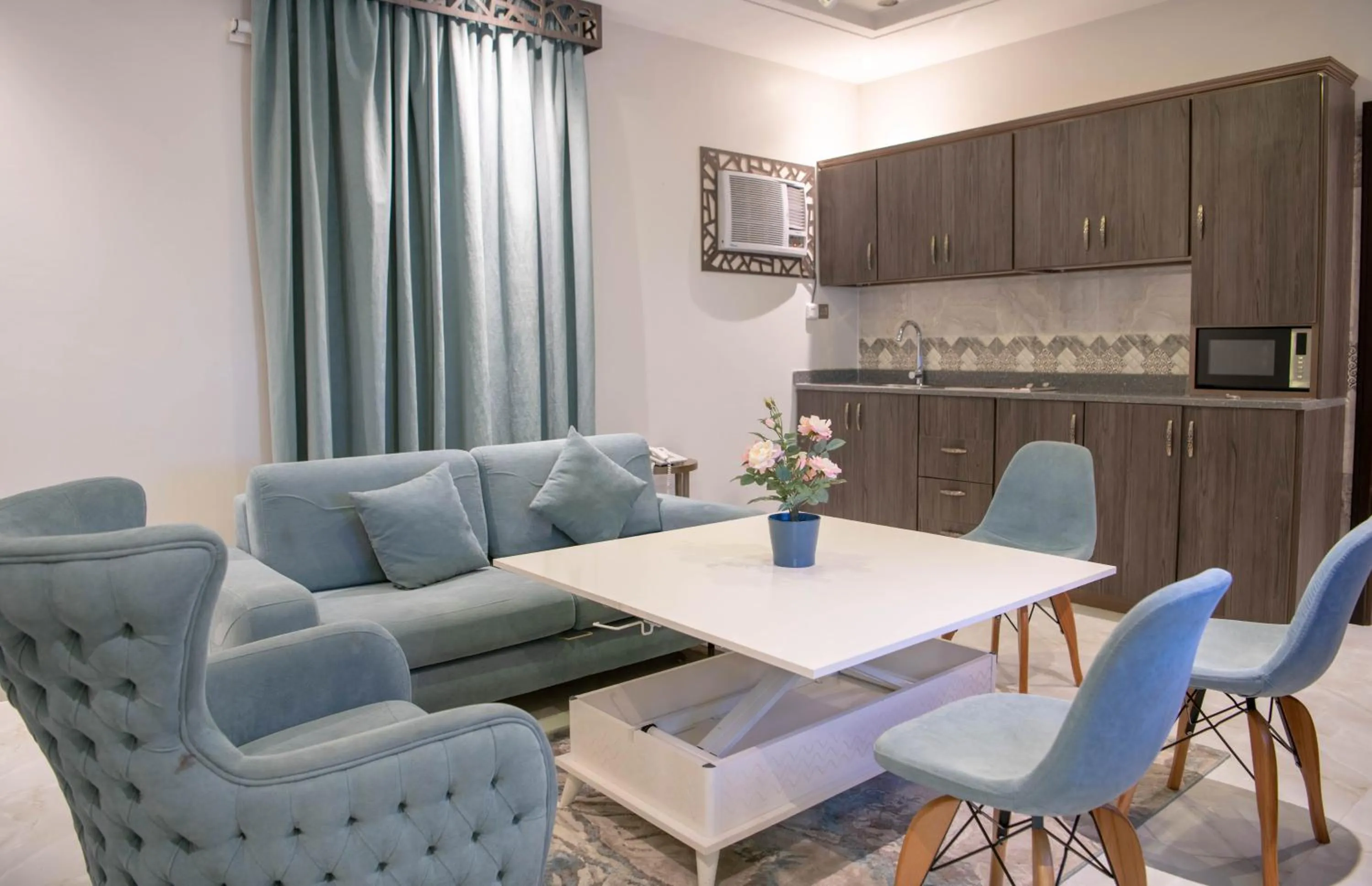 Kitchen or kitchenette in Viola Hotel