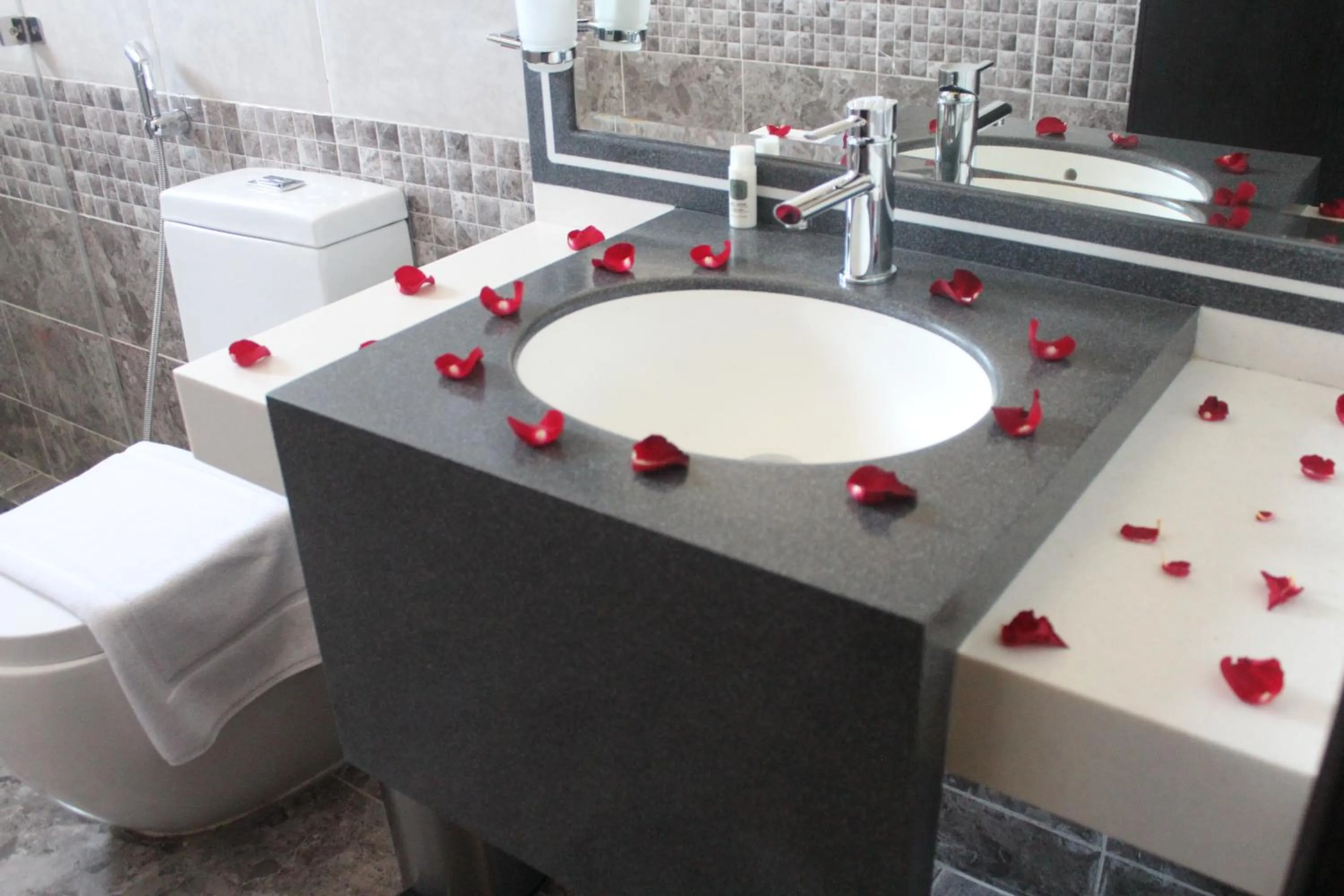 Bathroom in Viola Hotel