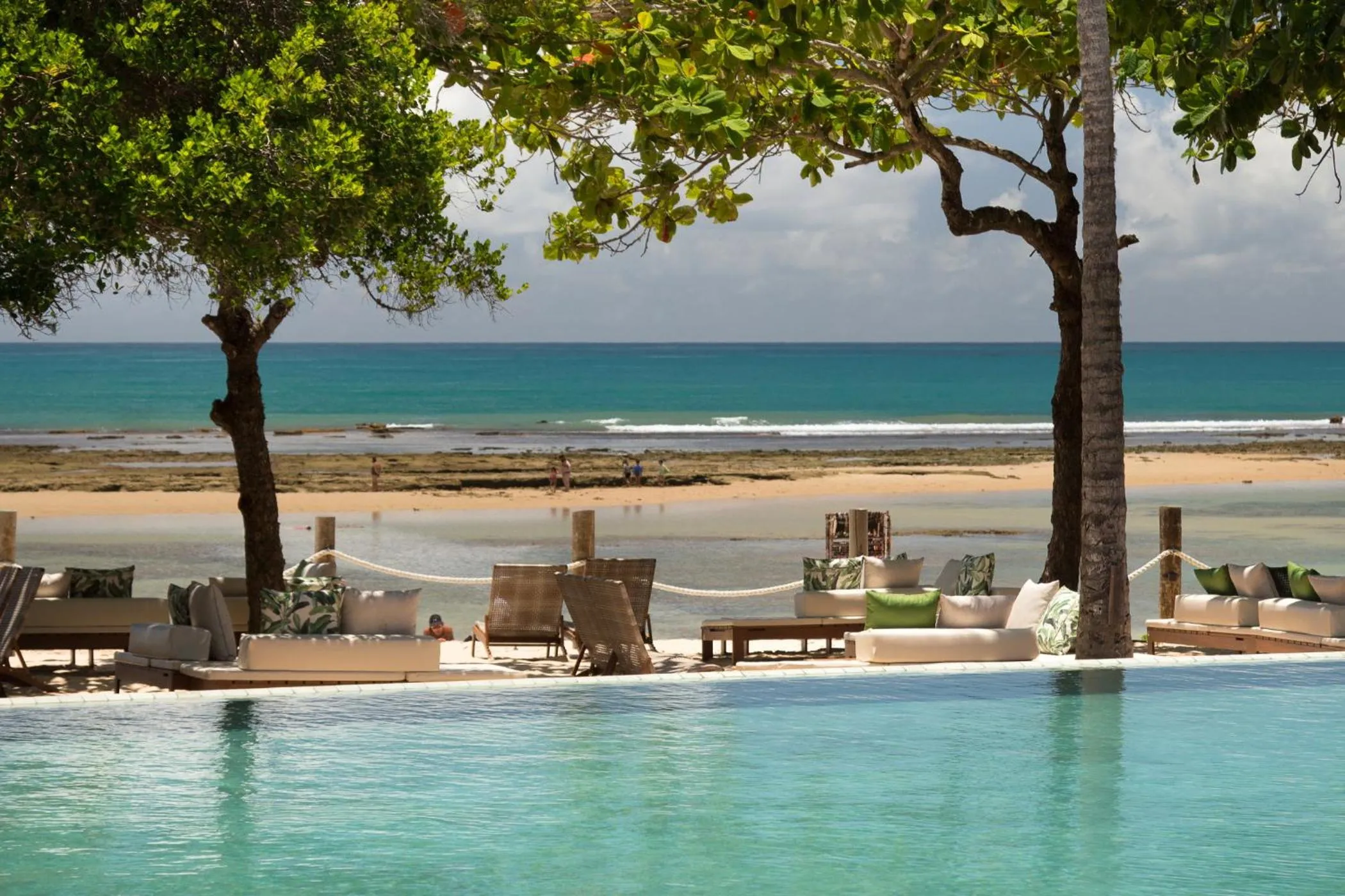Swimming pool in Kûara Hotel