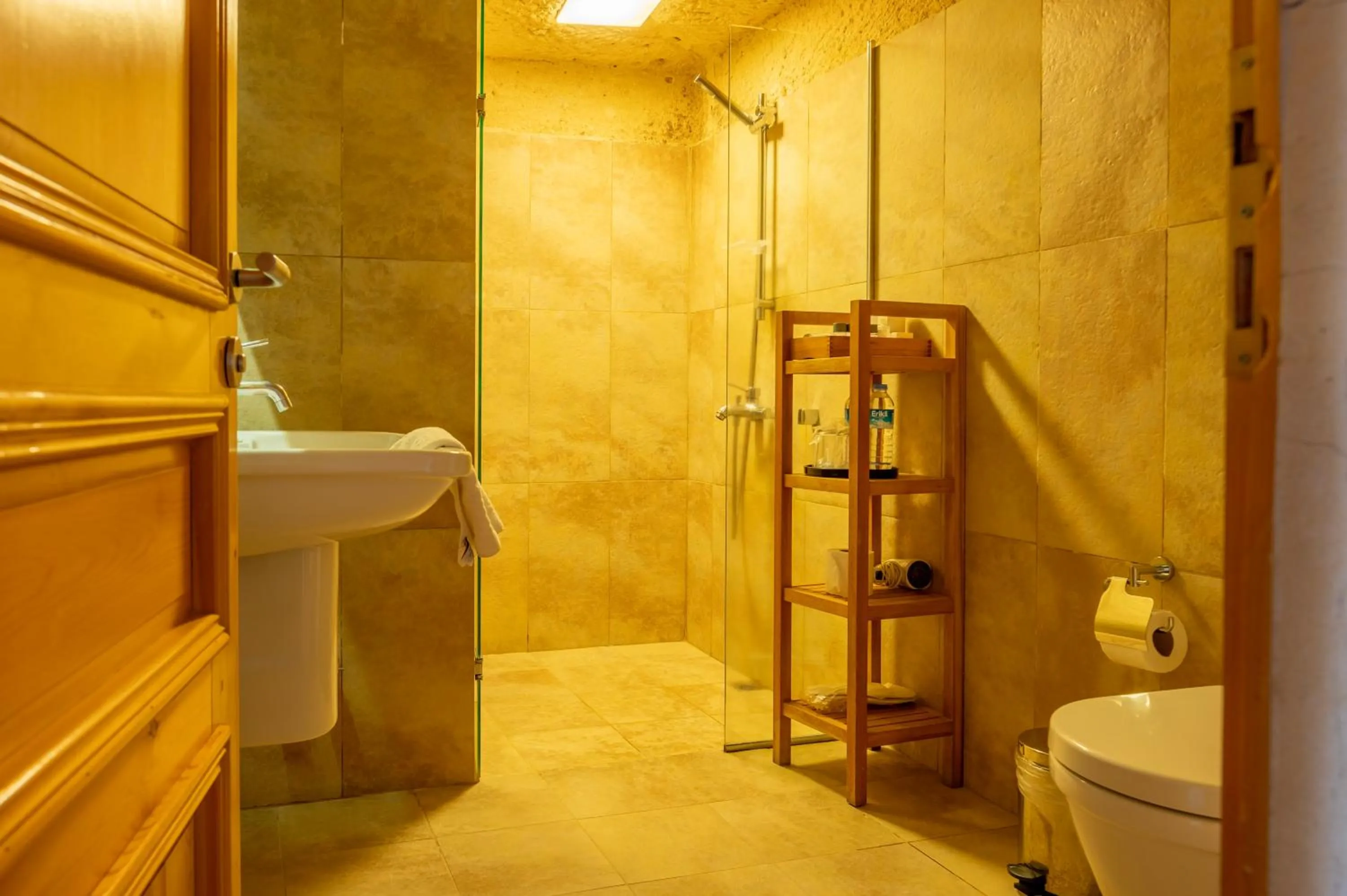 Bathroom in Serinn House