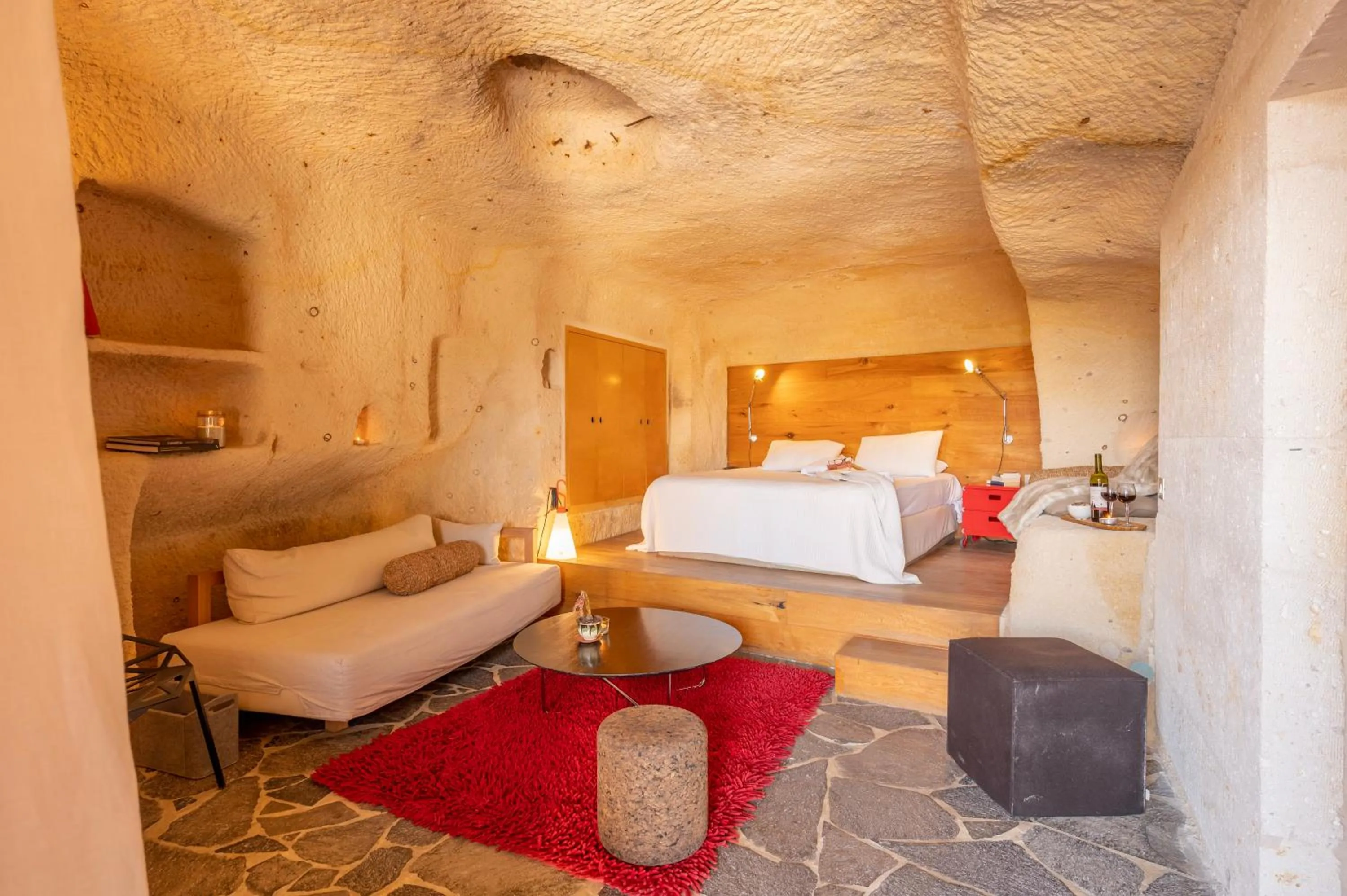 Photo of the whole room, Bed in Serinn House