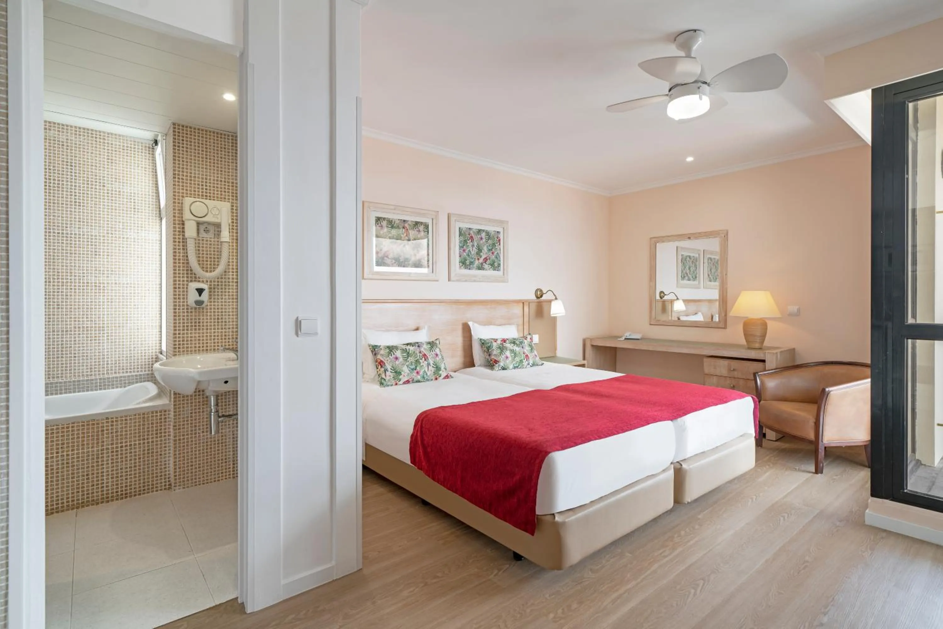 Bed in Dorisol Buganvilia Studio Hotel