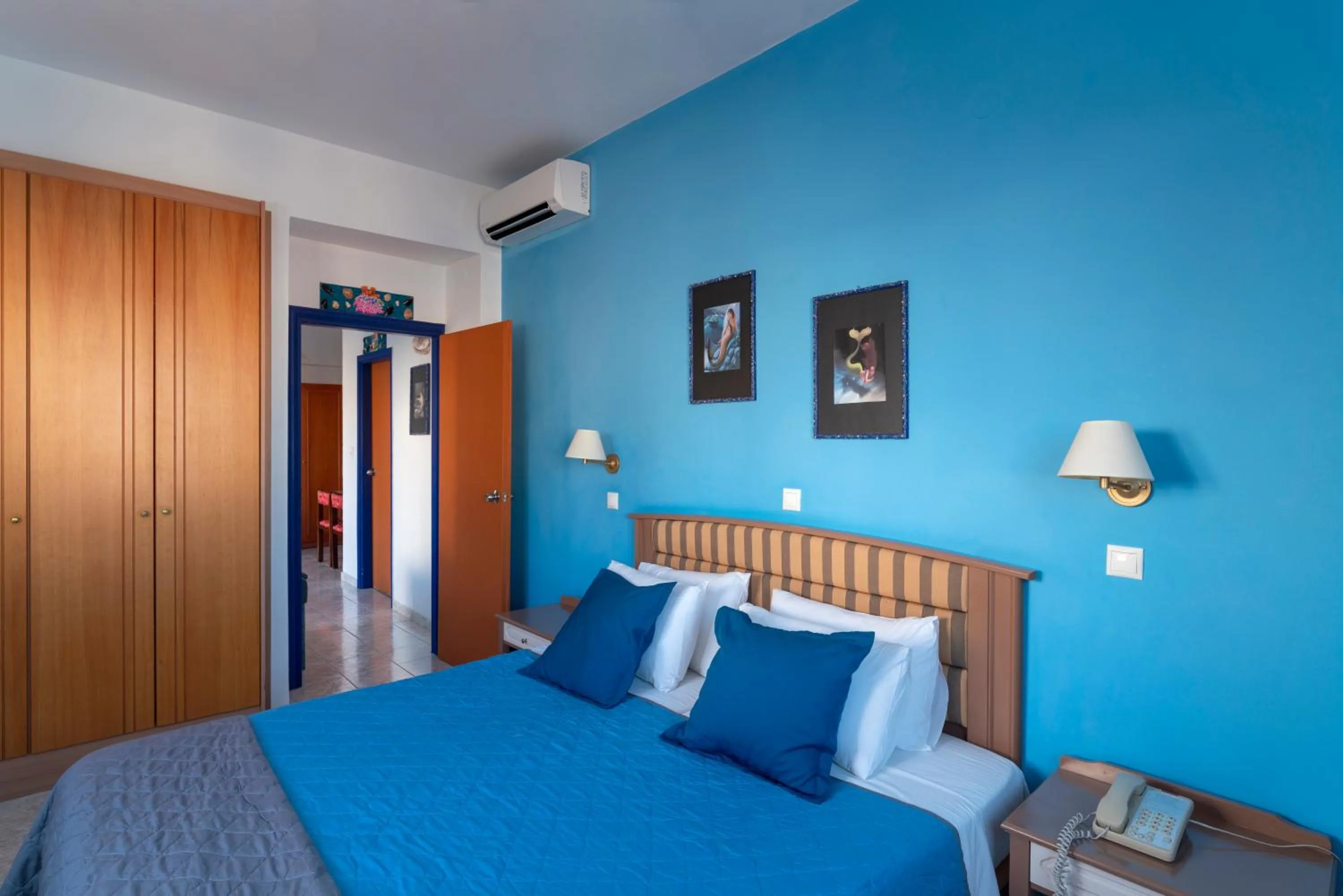 Bedroom, Bed in Arte Annapolis Inn