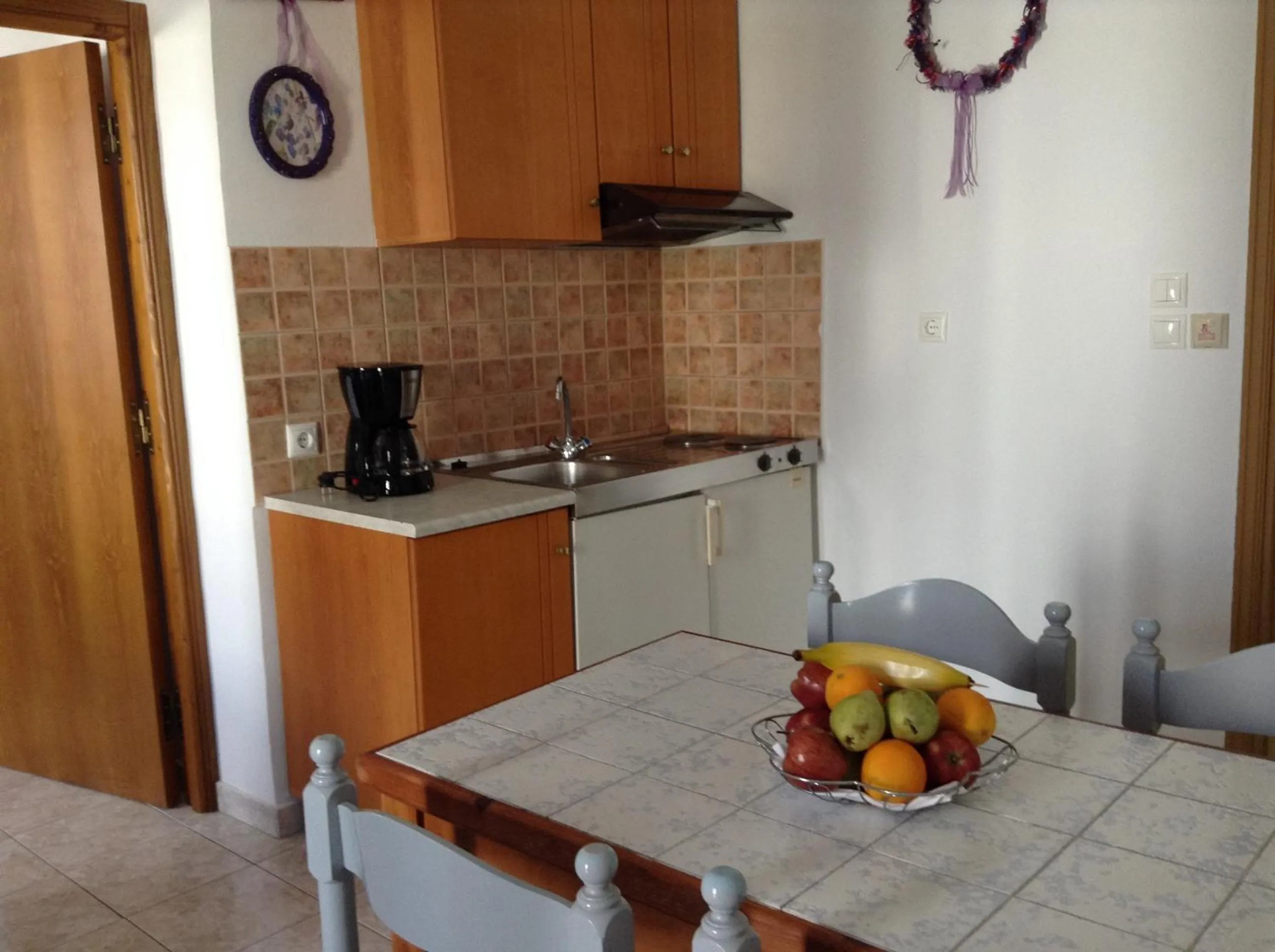 Kitchen or kitchenette in Arte Annapolis Inn