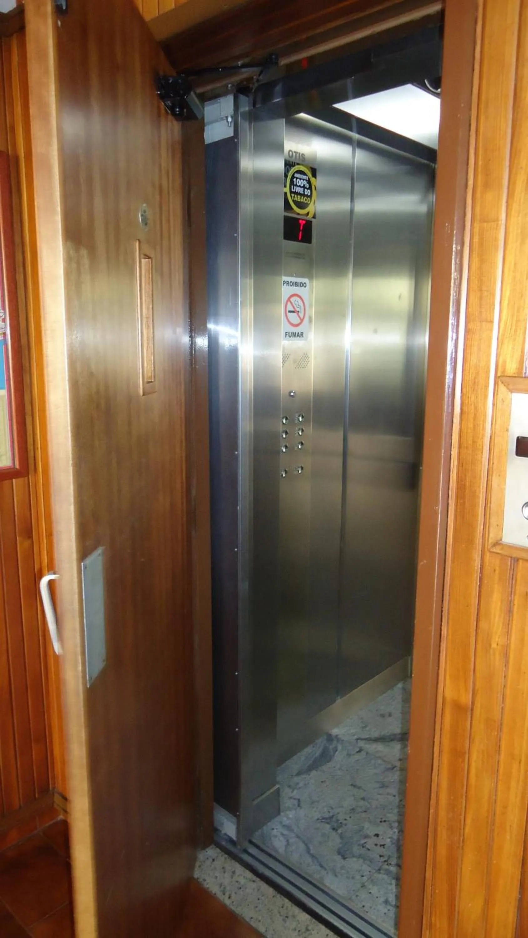 elevator in Santa Rosa Hotel