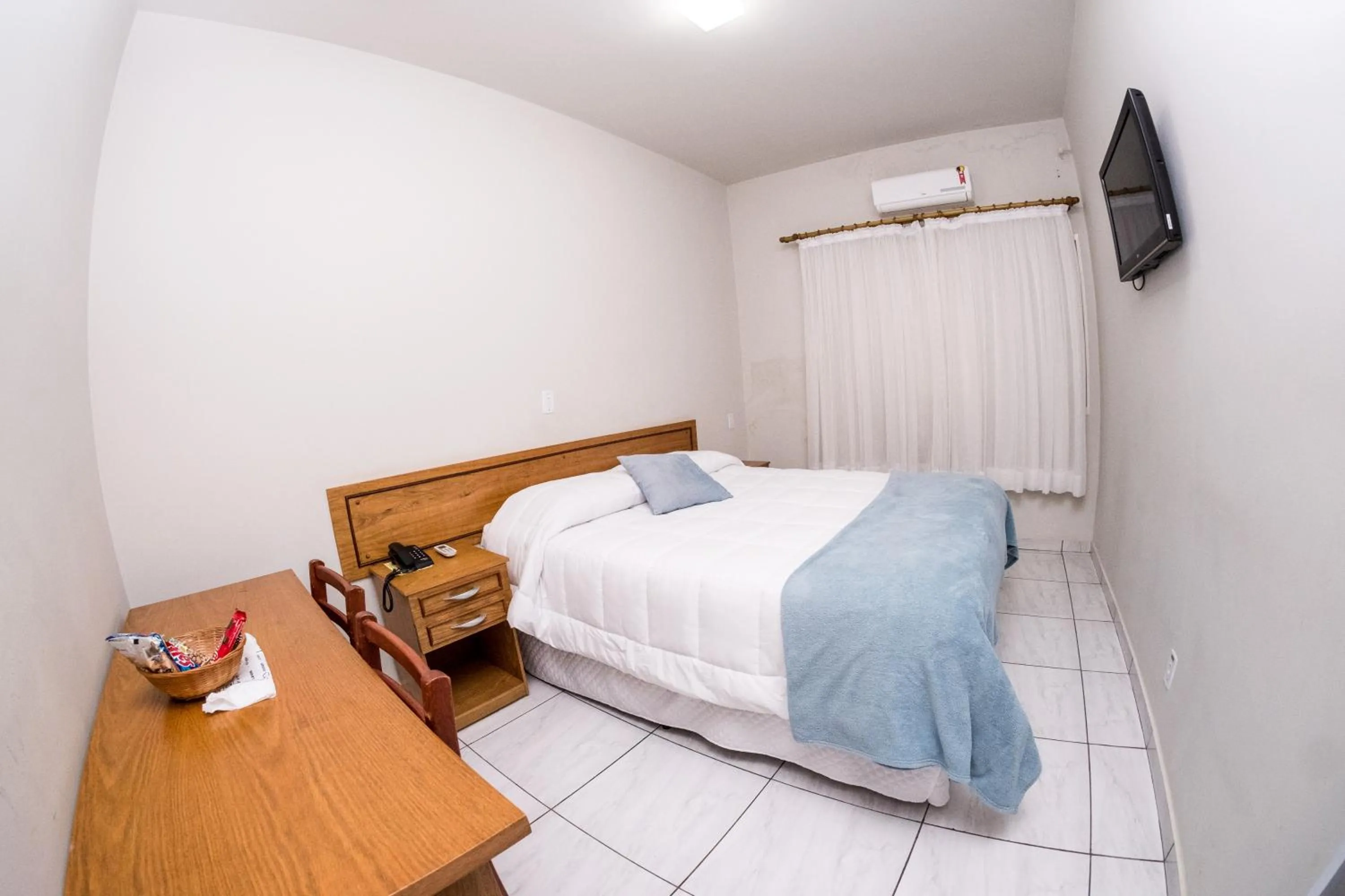 Bed in Santa Rosa Hotel