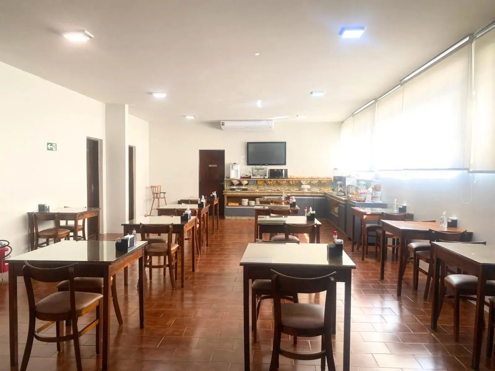 Breakfast in Santa Rosa Hotel Breakfast in Santa Rosa Hotel