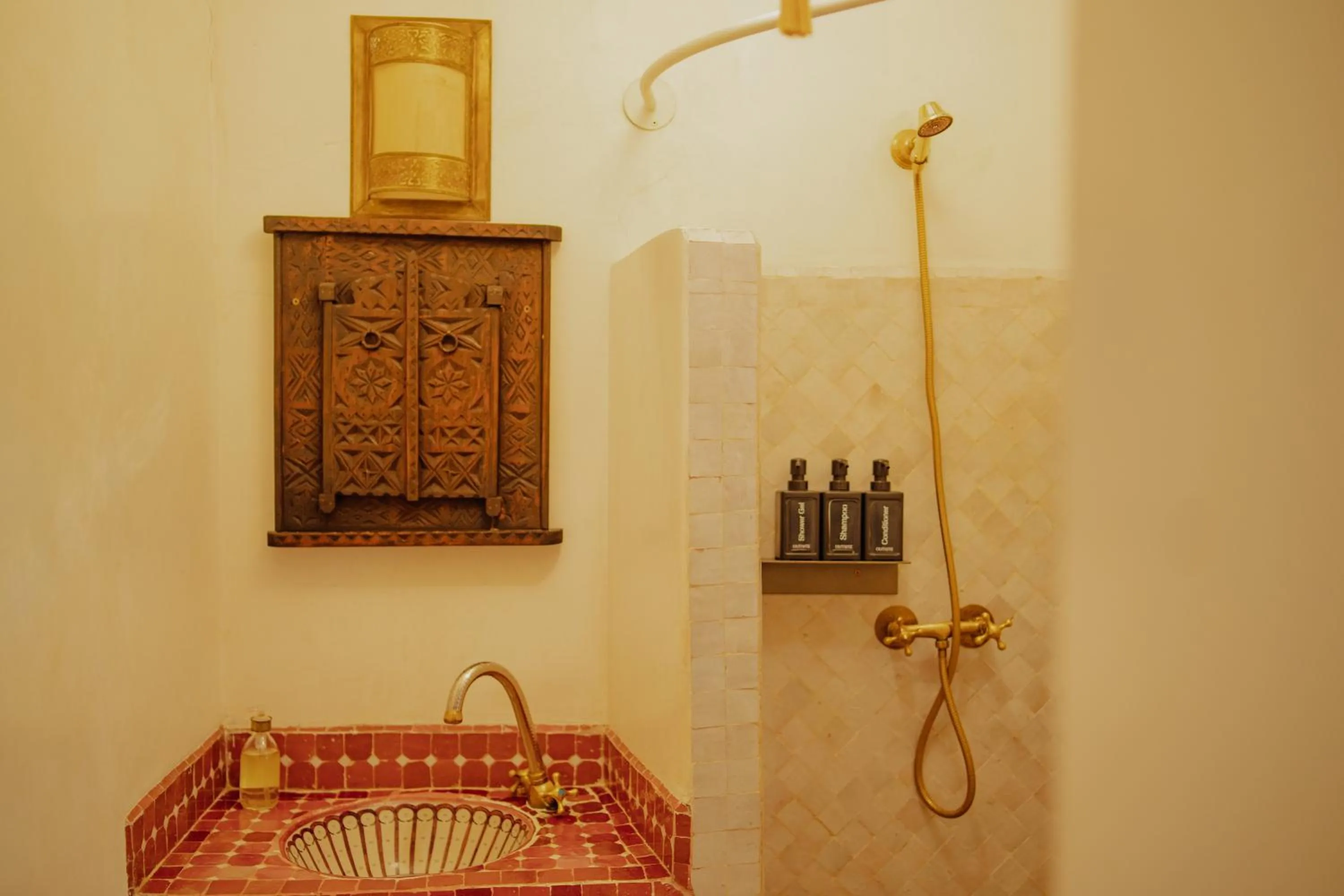Shower in Outsite Marrakesh