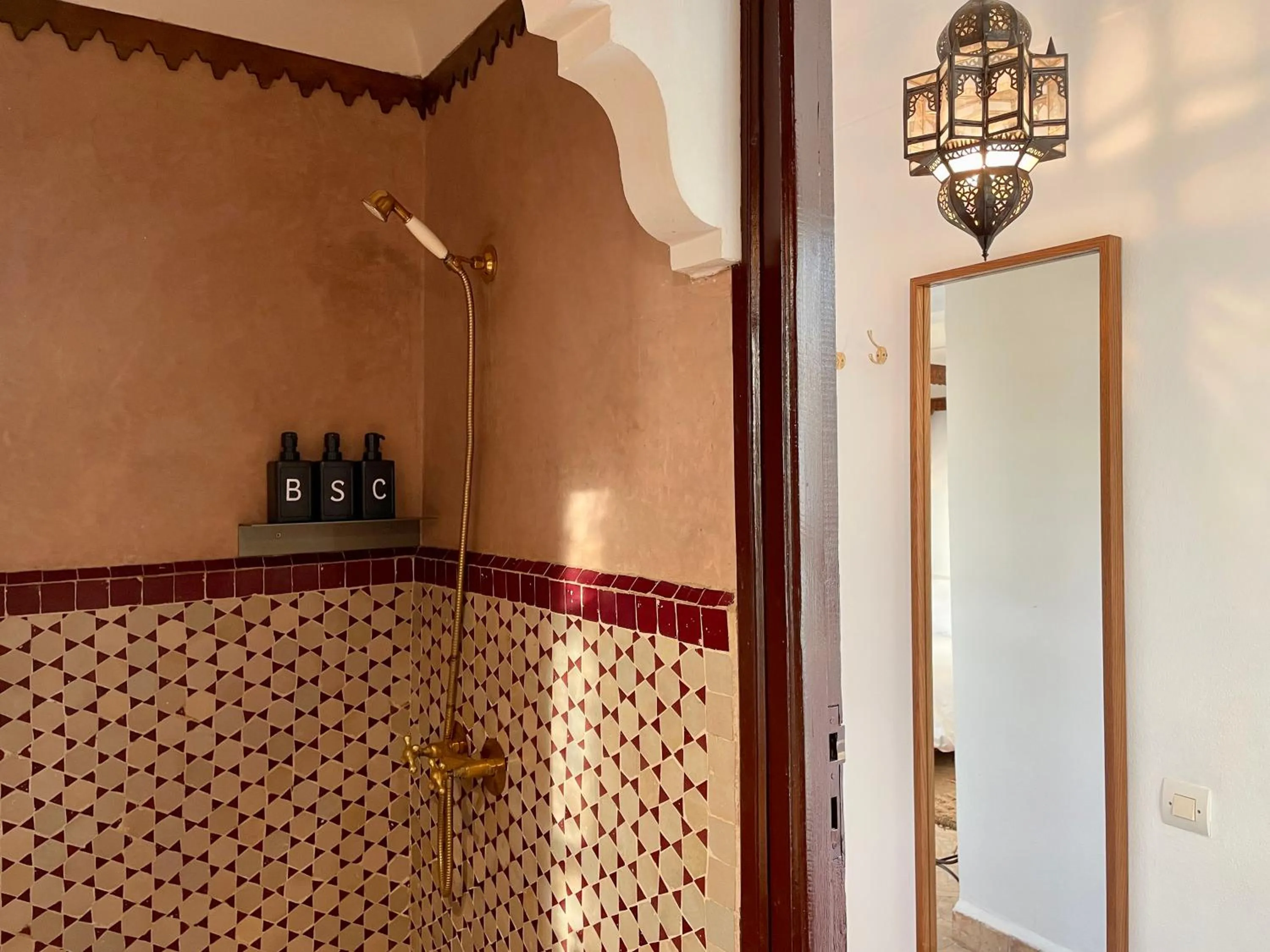 Shower in Outsite Marrakesh